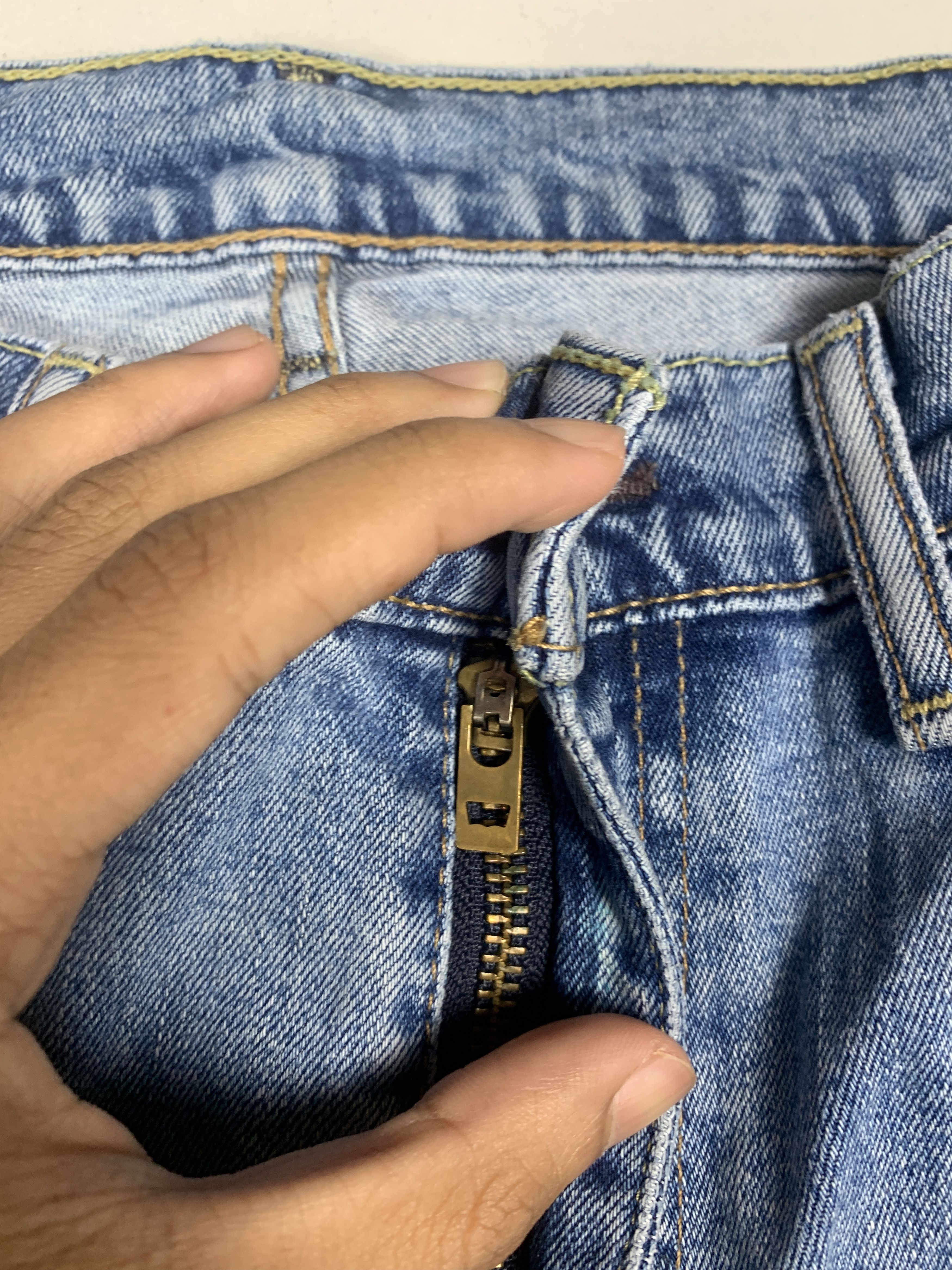 Levi's × Vintage Vintage LEVI'S 550 Distressed Faded Straight Cut Mid Wash Size US 32 / EU 48 - 6 Thumbnail