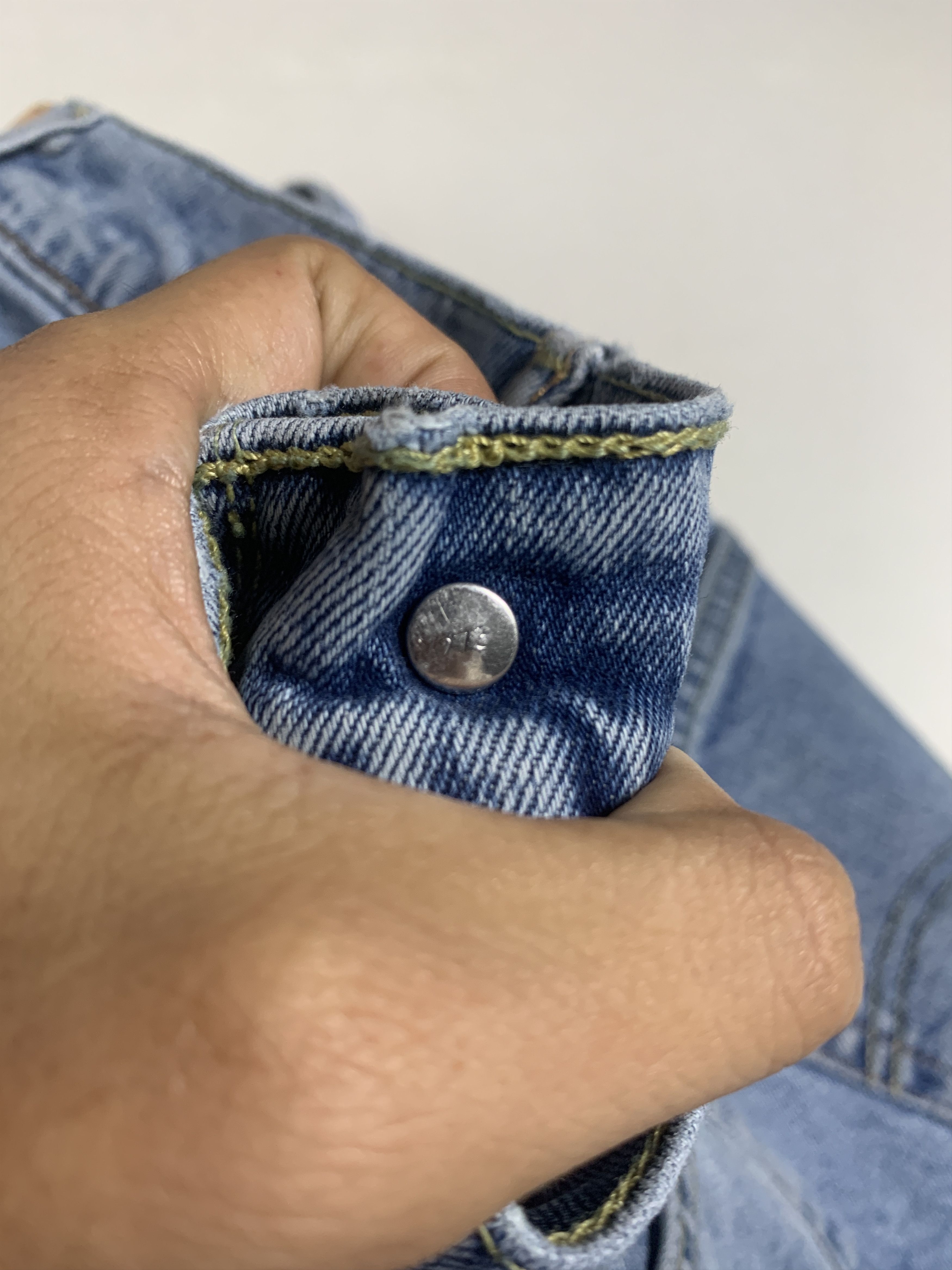 Levi's × Vintage Vintage LEVI'S 550 Distressed Faded Straight Cut Mid Wash Size US 32 / EU 48 - 7 Thumbnail