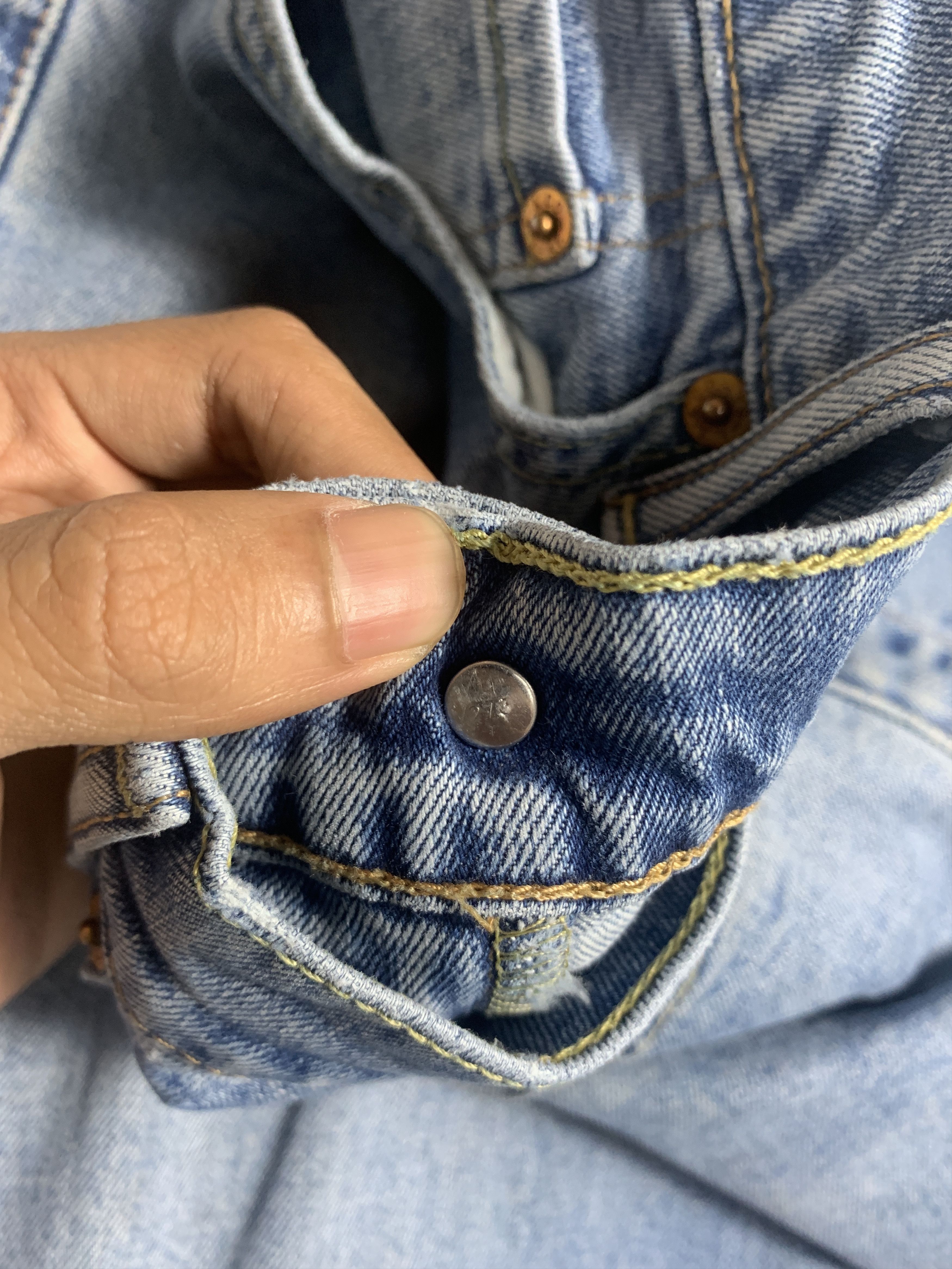 Levi's × Vintage Vintage LEVI'S 550 Distressed Faded Straight Cut Mid Wash Size US 32 / EU 48 - 10 Thumbnail