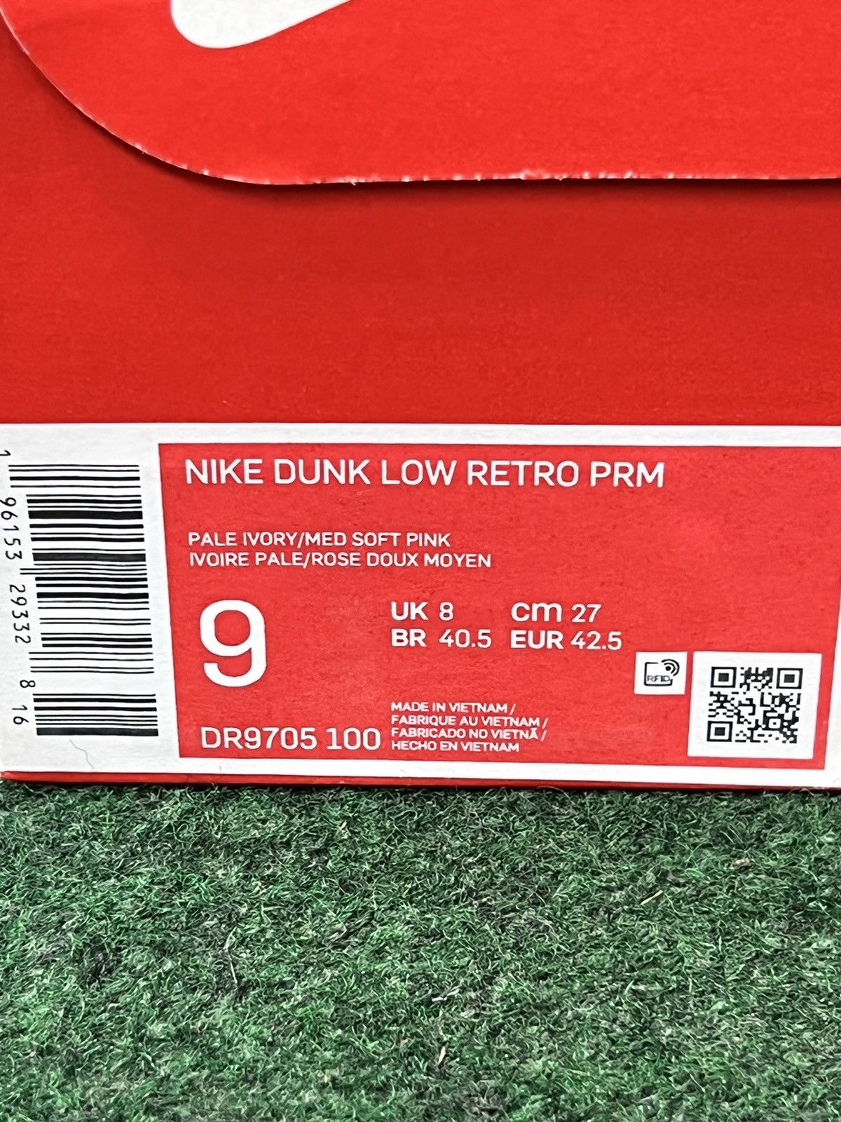 Nike Nike Dunk Low Retro PRM Valentines Day Size US 9 / EU 42 - 3 Thumbnail