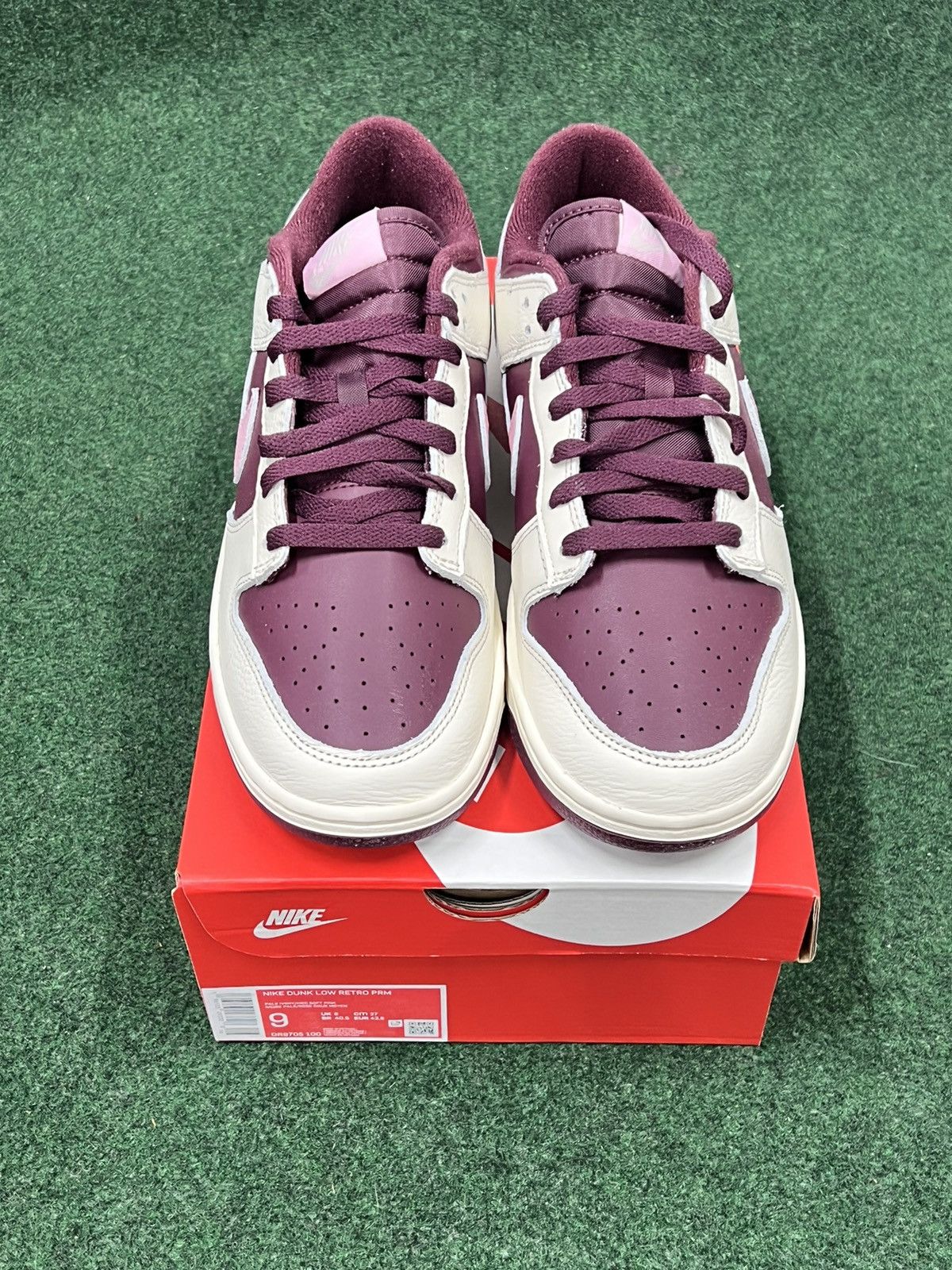Nike Nike Dunk Low Retro PRM Valentines Day Size US 9 / EU 42 - 2 Thumbnail