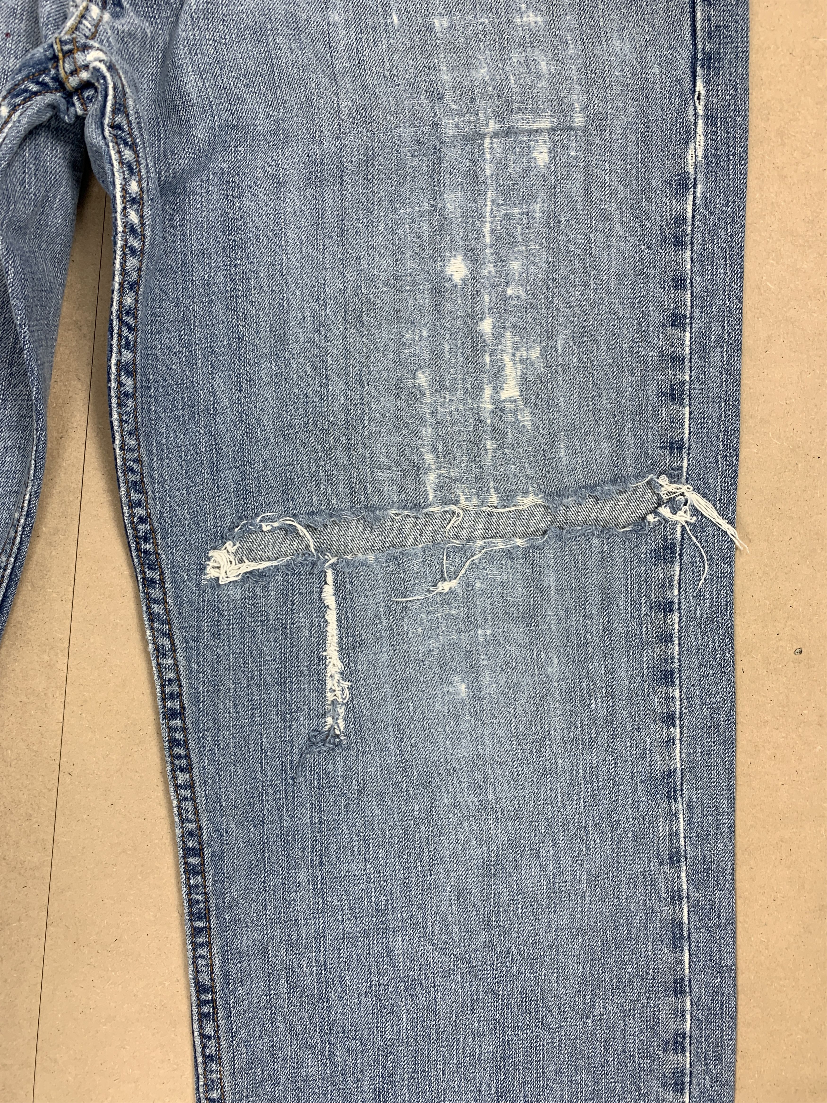 Levi's Vintage Custom Levis 569 StraightCut Distressed Jeans Size US 34 / EU 50 - 4 Thumbnail