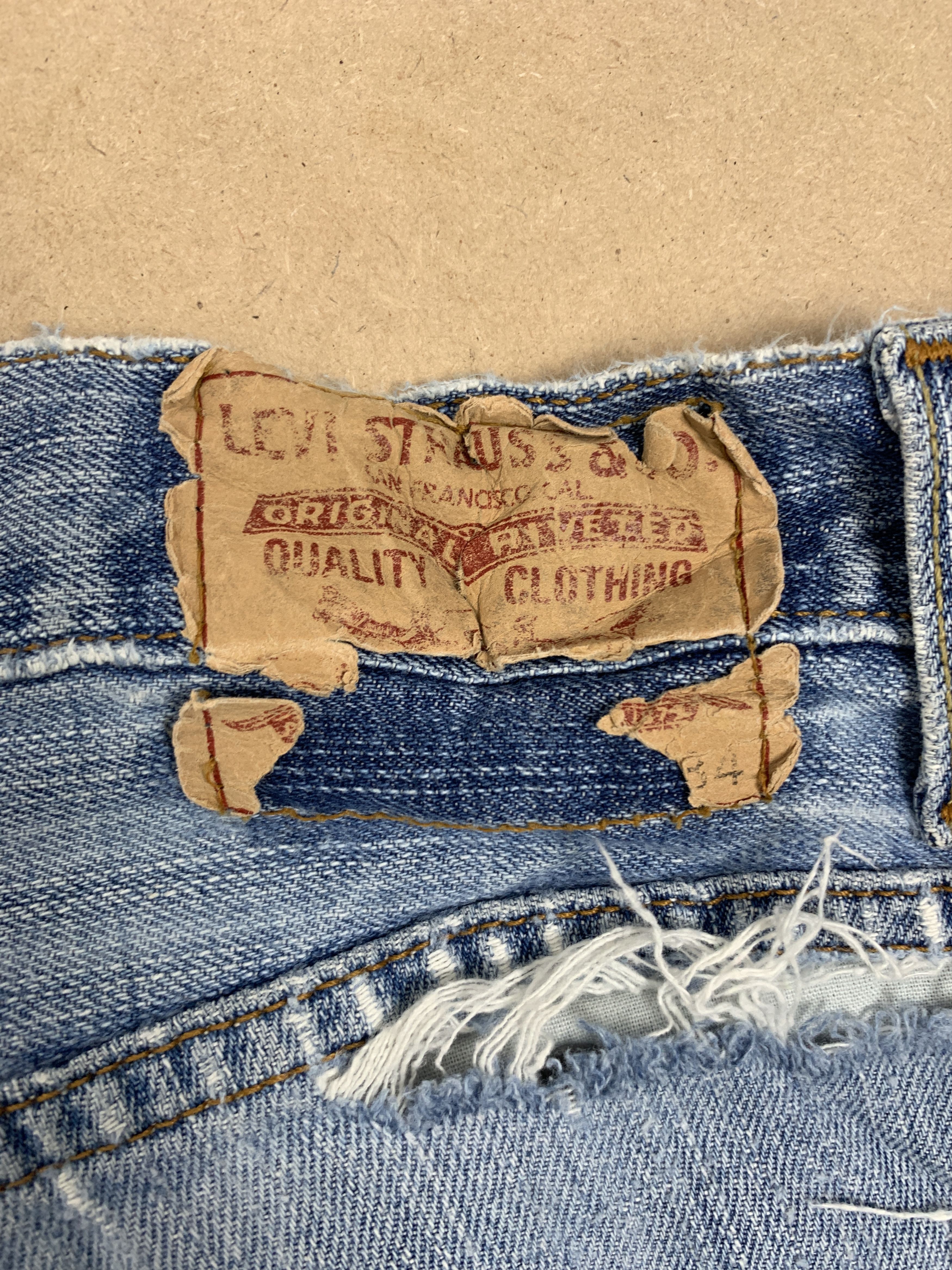 Levi's Vintage Custom Levis 569 StraightCut Distressed Jeans Size US 34 / EU 50 - 9 Thumbnail