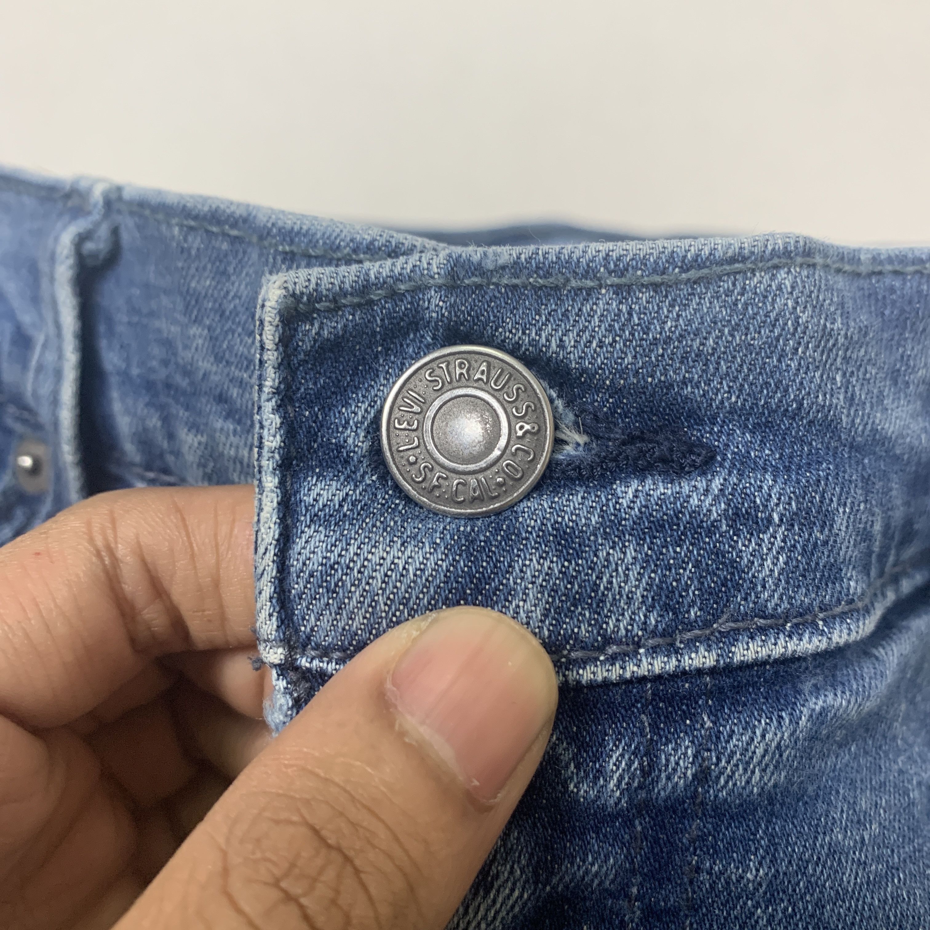 Levi's × Vintage Vintage LEVI'S 514 Distressed Faded Mid Wash Jeans Size US 36 / EU 52 - 5 Thumbnail