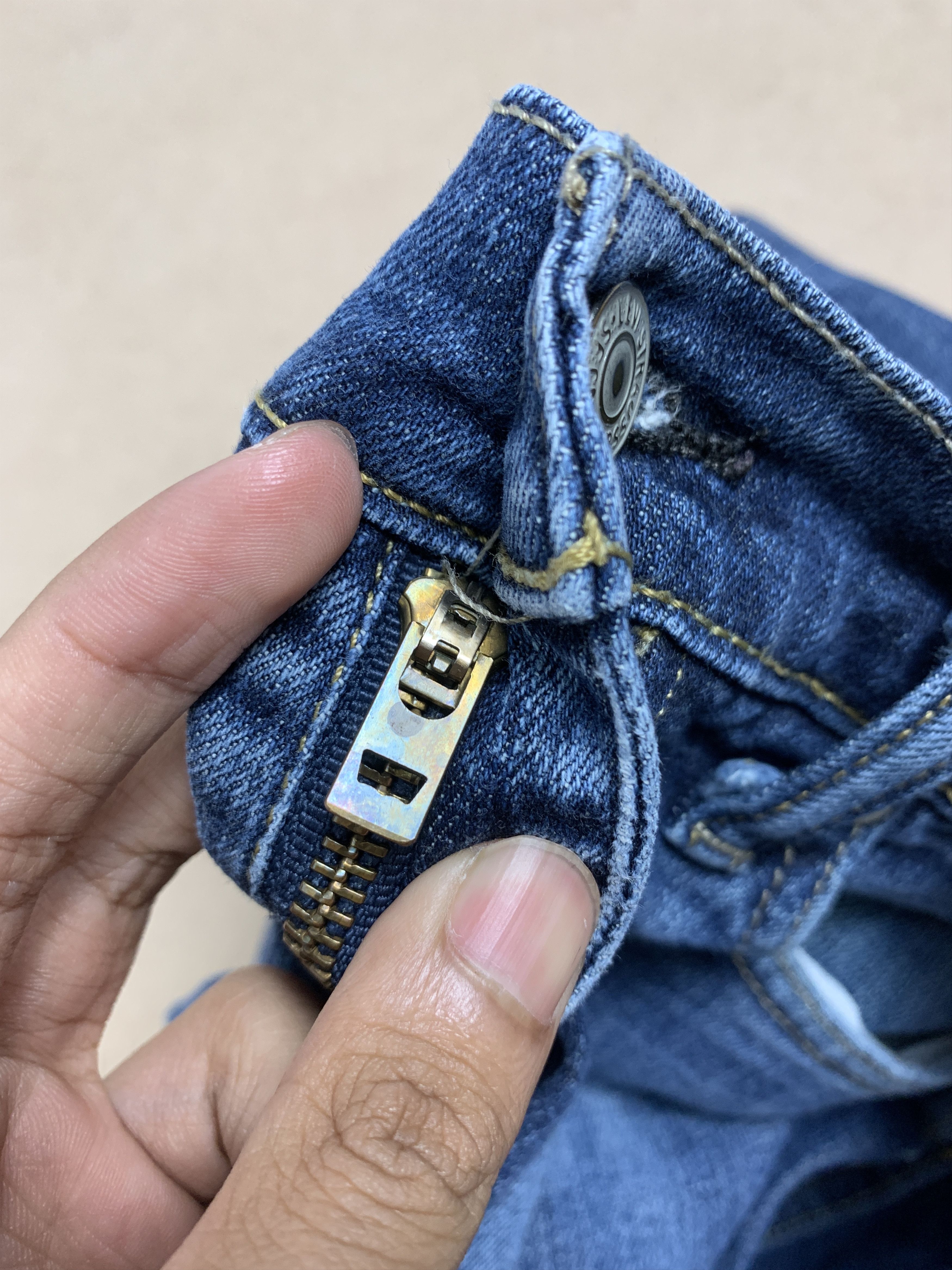 Levi's × Vintage Vintage Levi's 513 Straight Cut Faded Medium Wash Blue Jeans Size US 30 / EU 46 - 21 Thumbnail