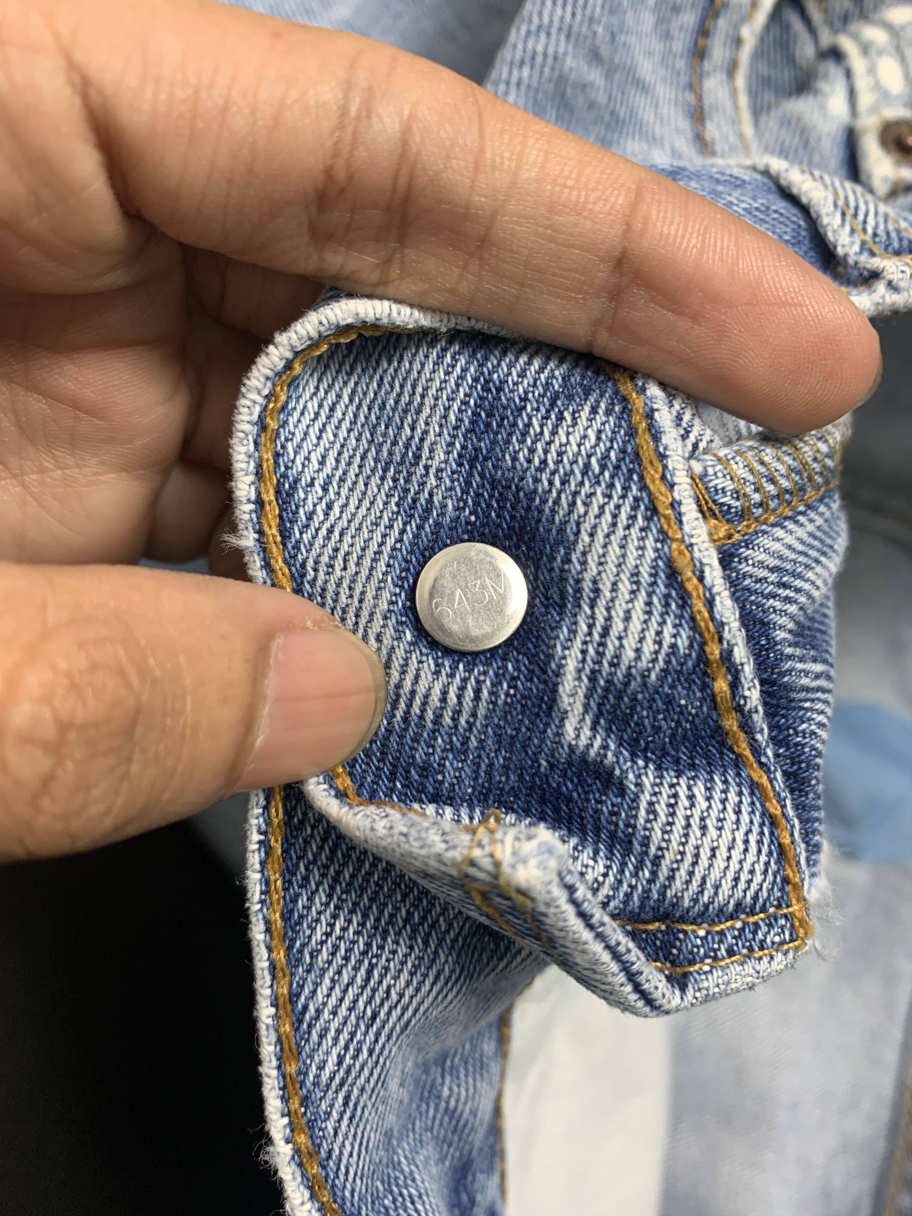 Levi's Vintage LEVI'S 550 Straight Cut Mid Wash Faded Distressed Size US 34 / EU 50 - 16 Thumbnail