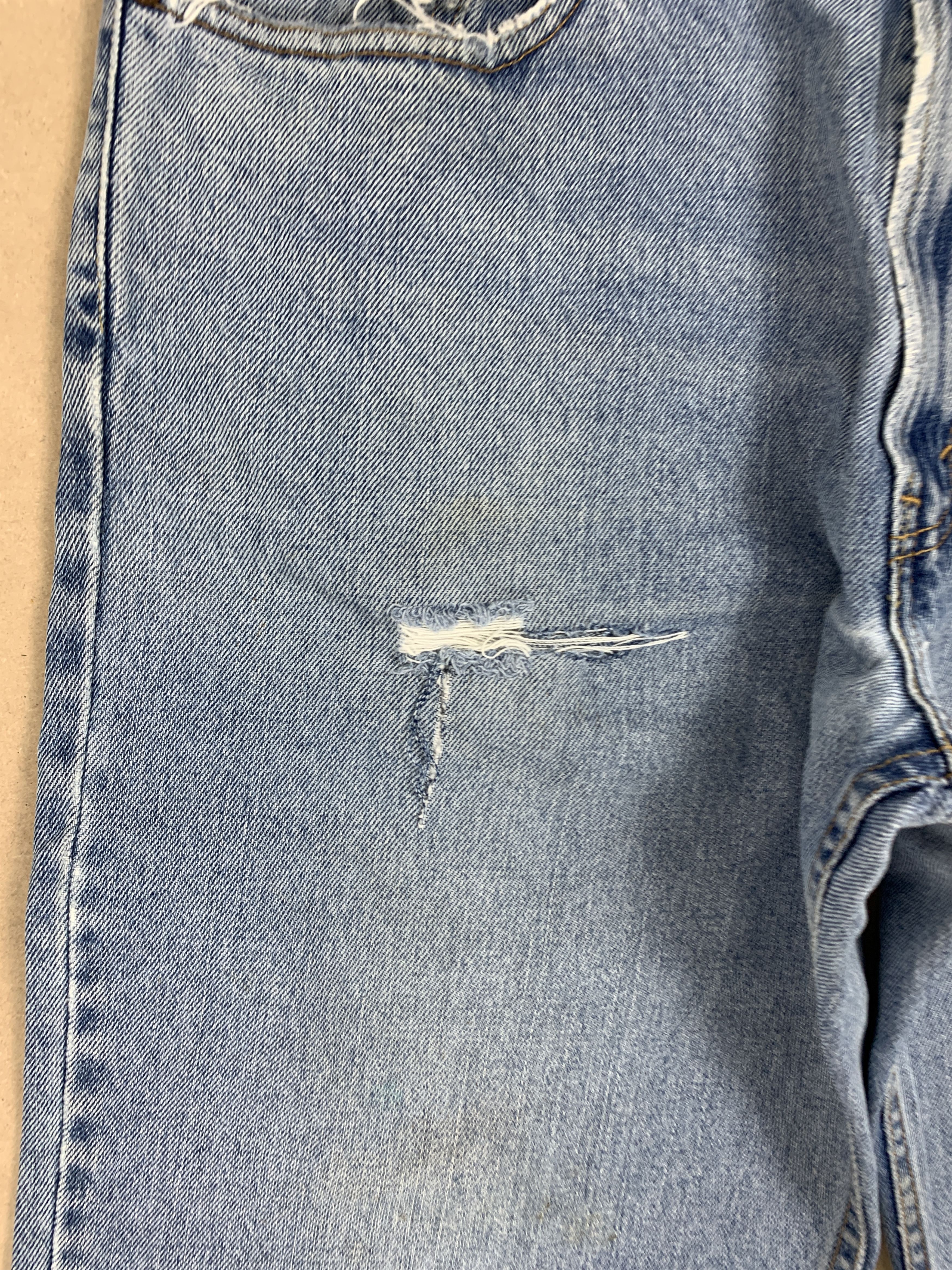 Levi's Vintage LEVI'S 550 Straight Cut Mid Wash Faded Distressed Size US 34 / EU 50 - 3 Thumbnail