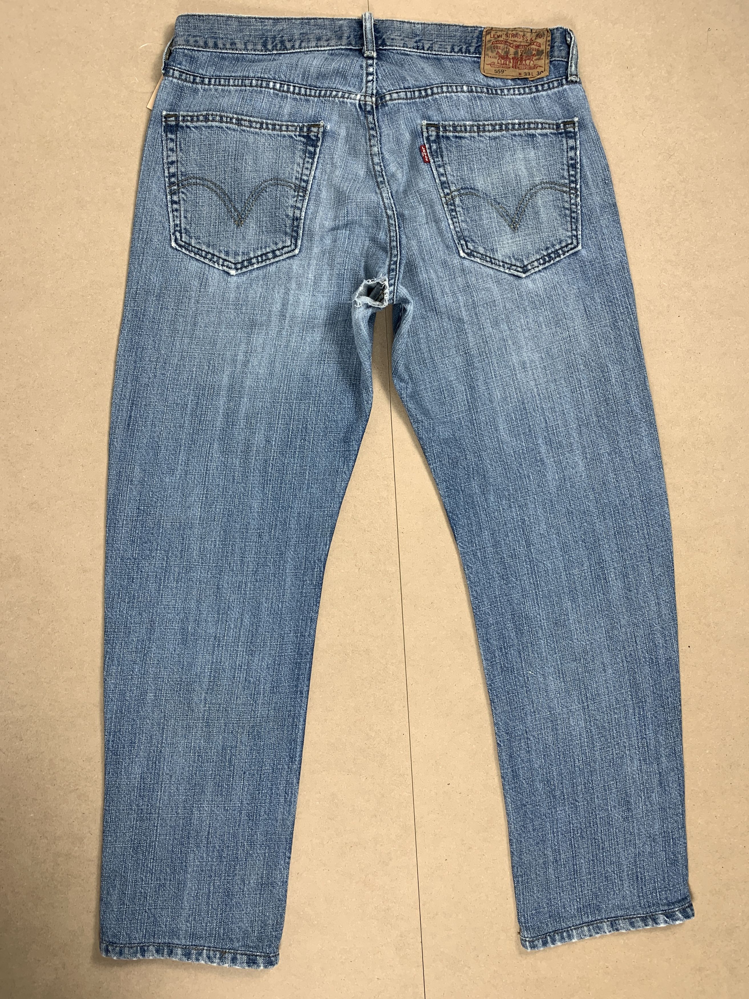 Levi's Vintage Levis 559 Distressed Straight Cut Mid Wash Jeans Size US 34 / EU 50 - 5 Thumbnail
