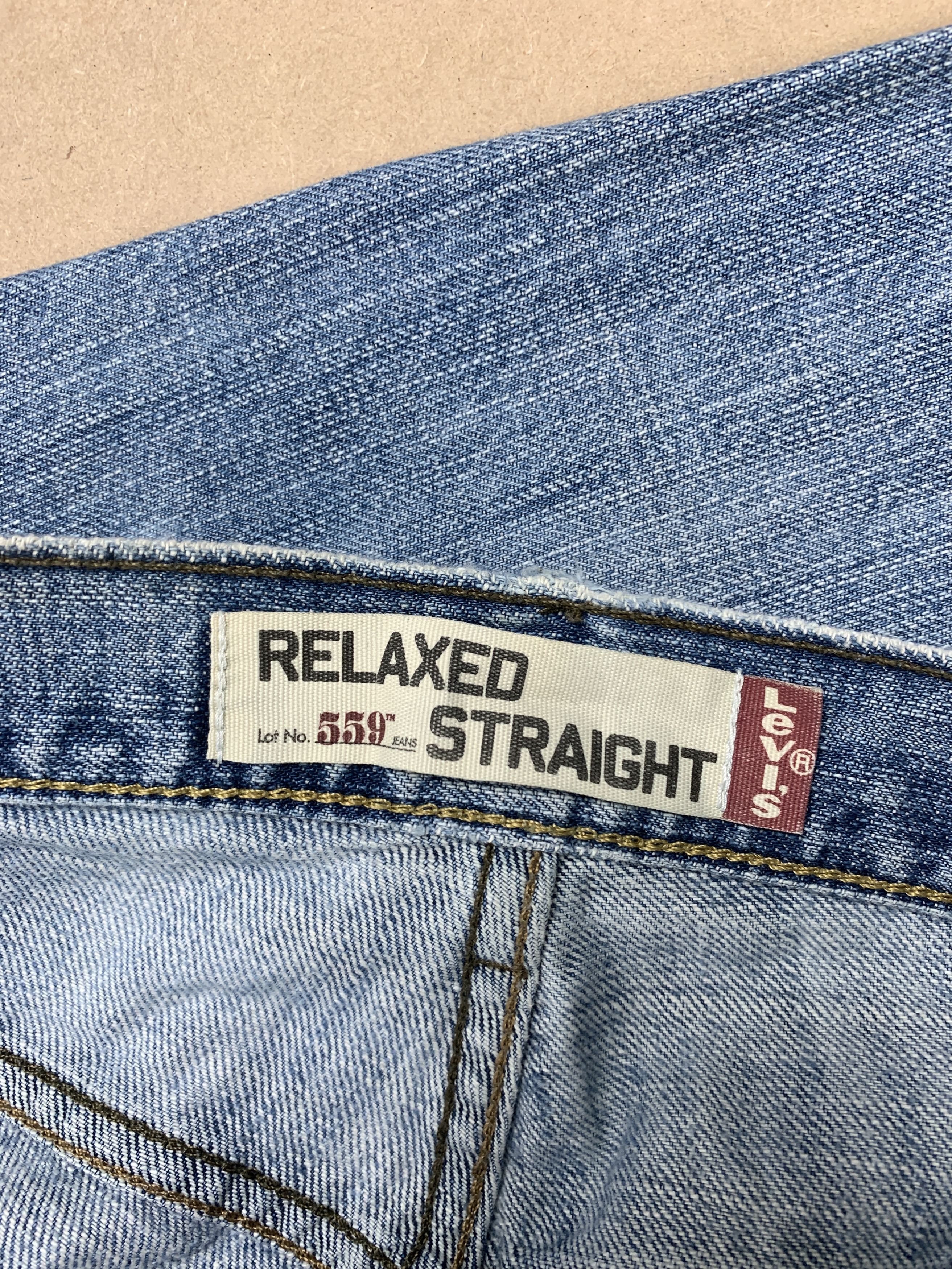 Levi's Vintage Levis 559 Distressed Straight Cut Mid Wash Jeans Size US 34 / EU 50 - 10 Thumbnail