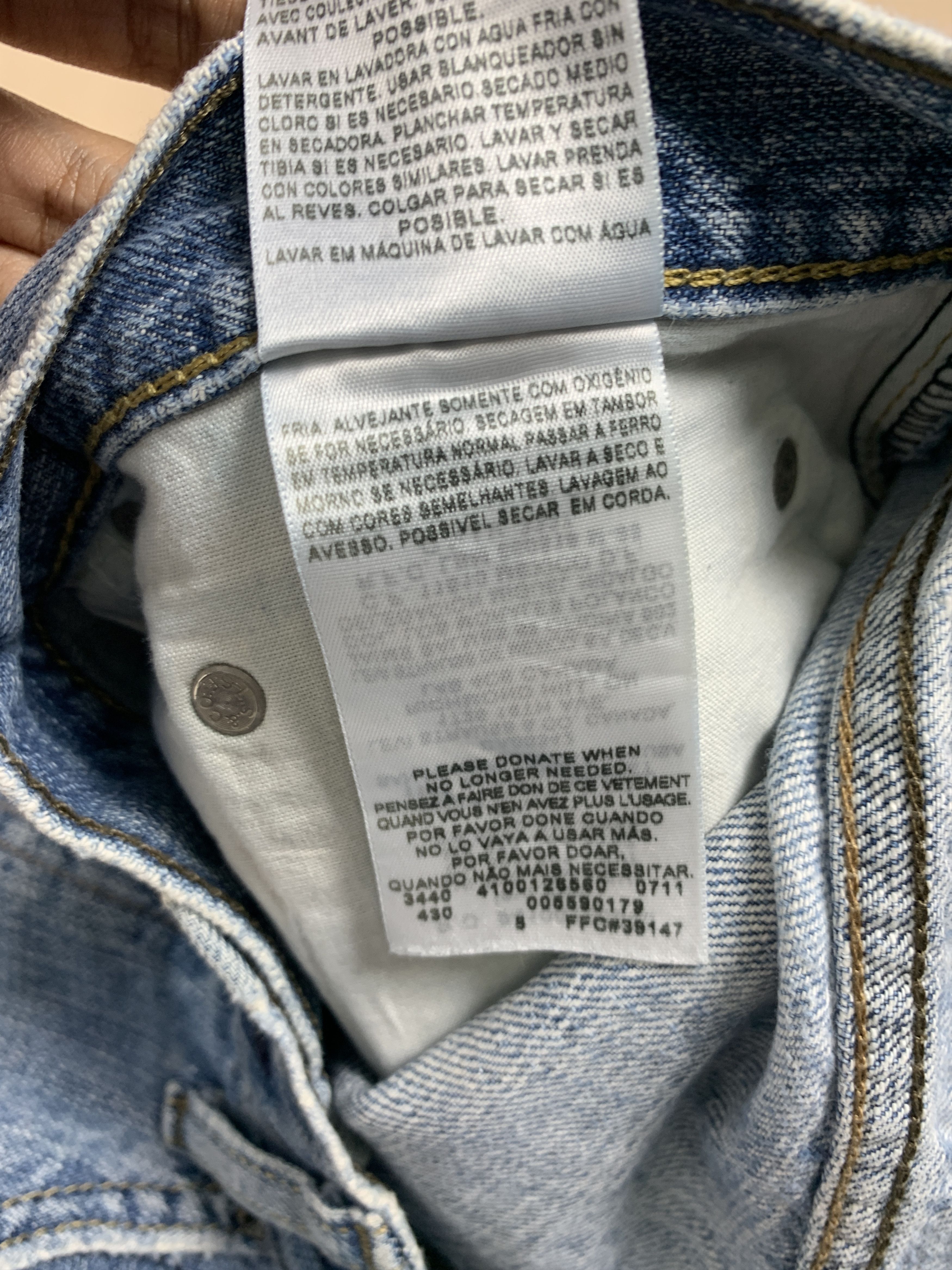 Levi's Vintage Levis 559 Distressed Straight Cut Mid Wash Jeans Size US 34 / EU 50 - 13 Thumbnail