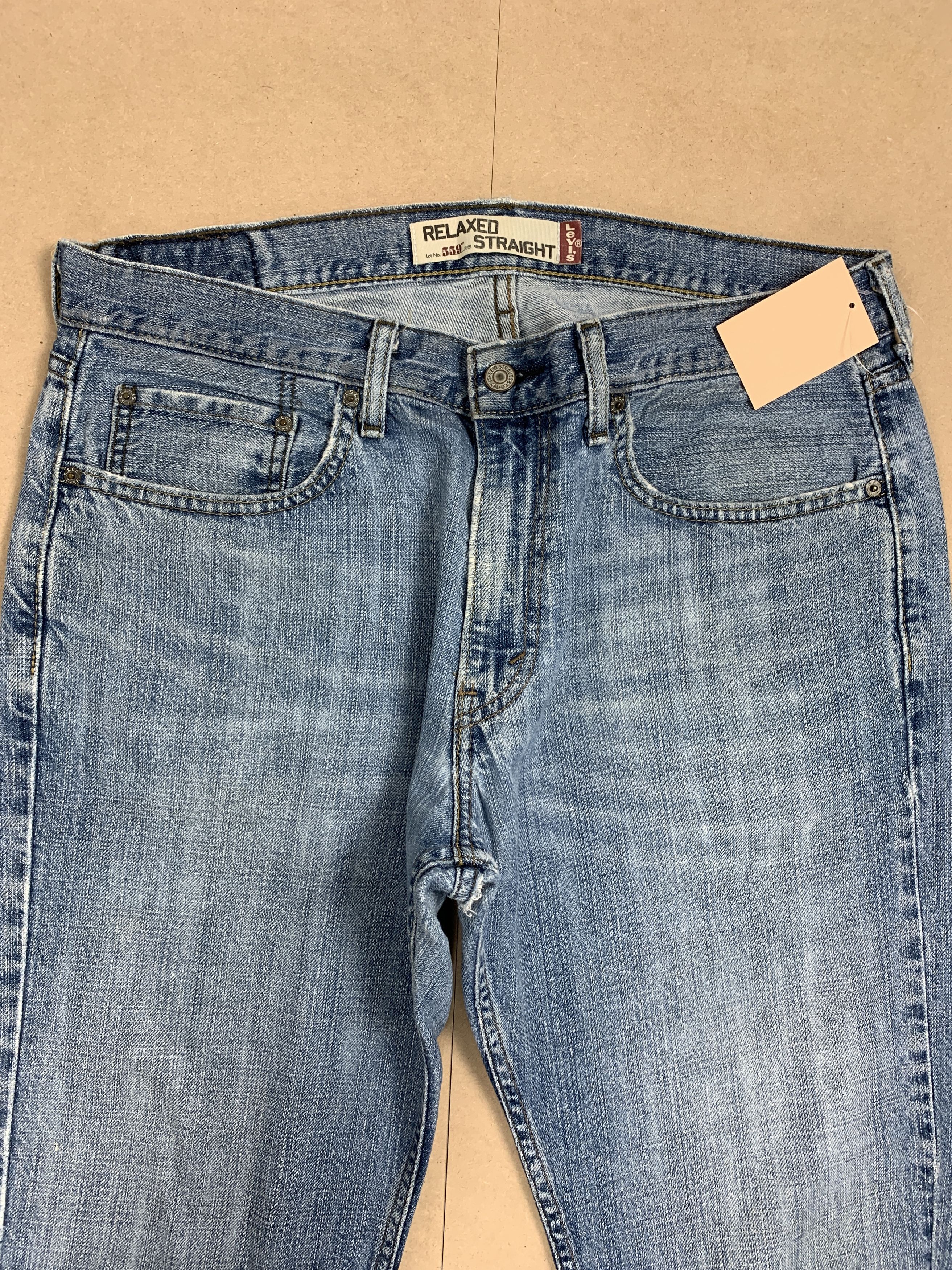 Levi's Vintage Levis 559 Distressed Straight Cut Mid Wash Jeans Size US 34 / EU 50 - 2 Thumbnail