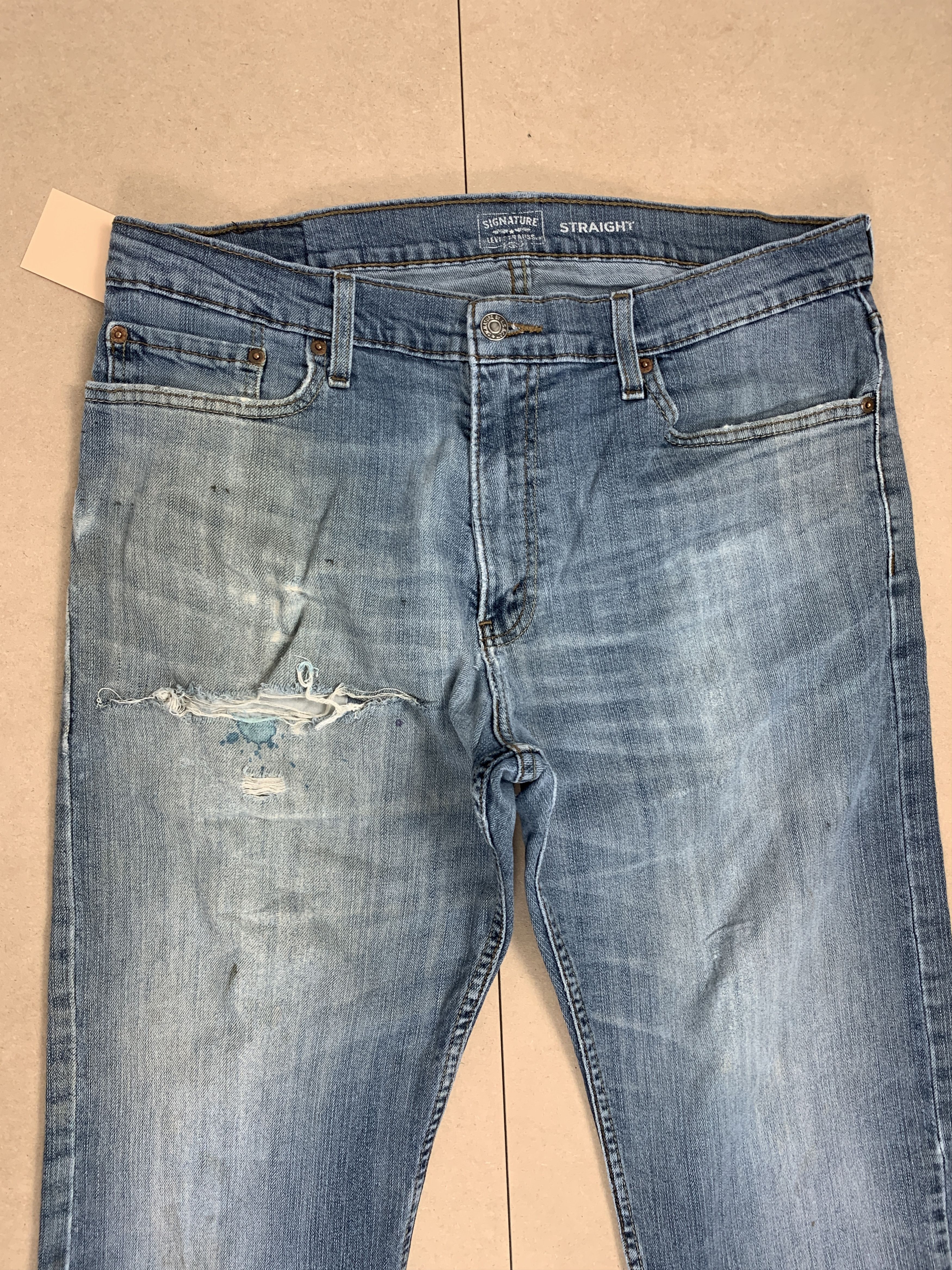 Levi's × Vintage Vintage Levis Straight Cut Distressed Faded Mid Wash Jeans Size US 37 - 2 Thumbnail