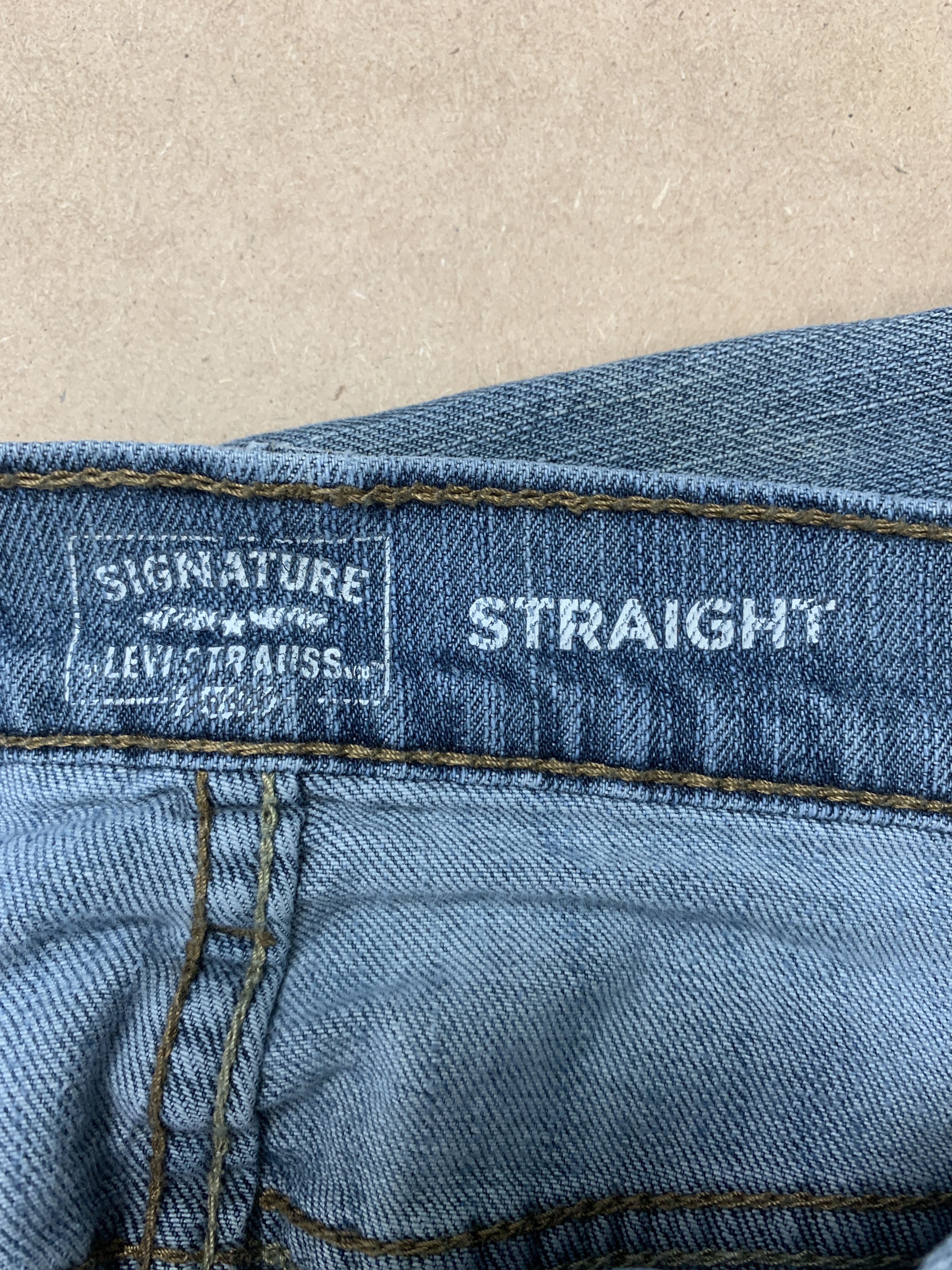Levi's × Vintage Vintage Levis Straight Cut Distressed Faded Mid Wash Jeans Size US 37 - 11 Thumbnail