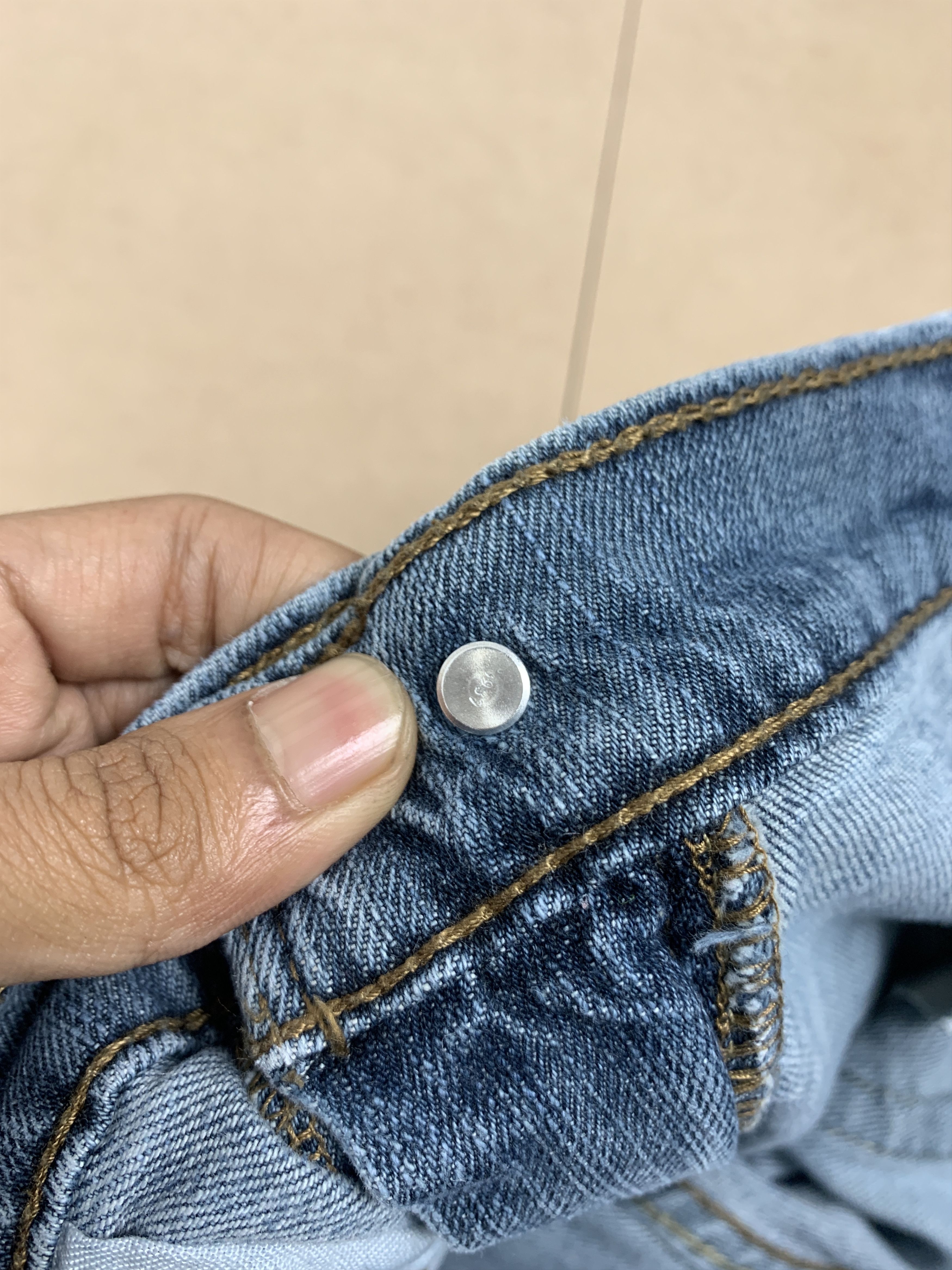 Levi's × Vintage Vintage Levis Straight Cut Distressed Faded Mid Wash Jeans Size US 37 - 15 Thumbnail