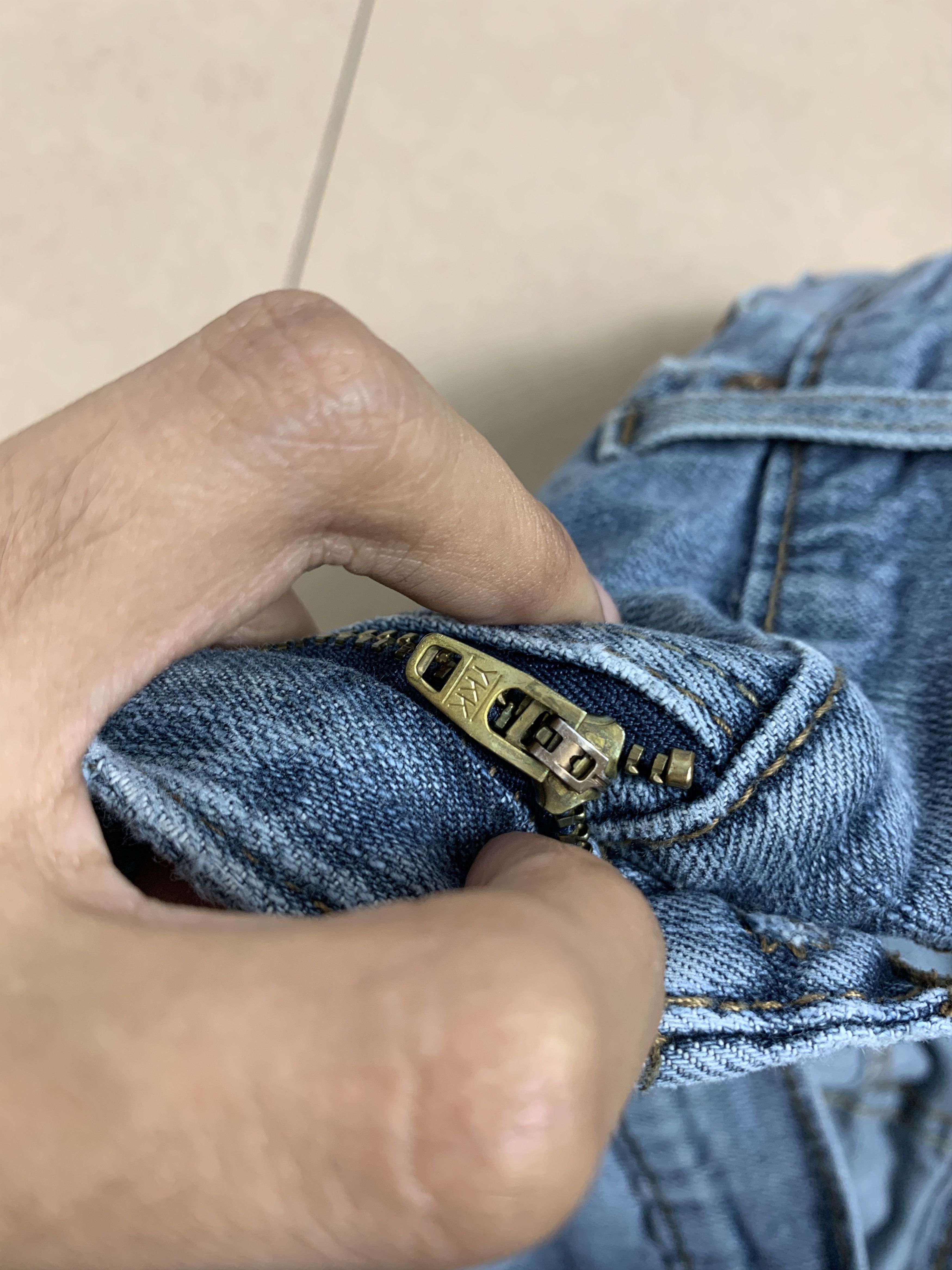 Levi's × Vintage Vintage Levis Straight Cut Distressed Faded Mid Wash Jeans Size US 37 - 17 Thumbnail