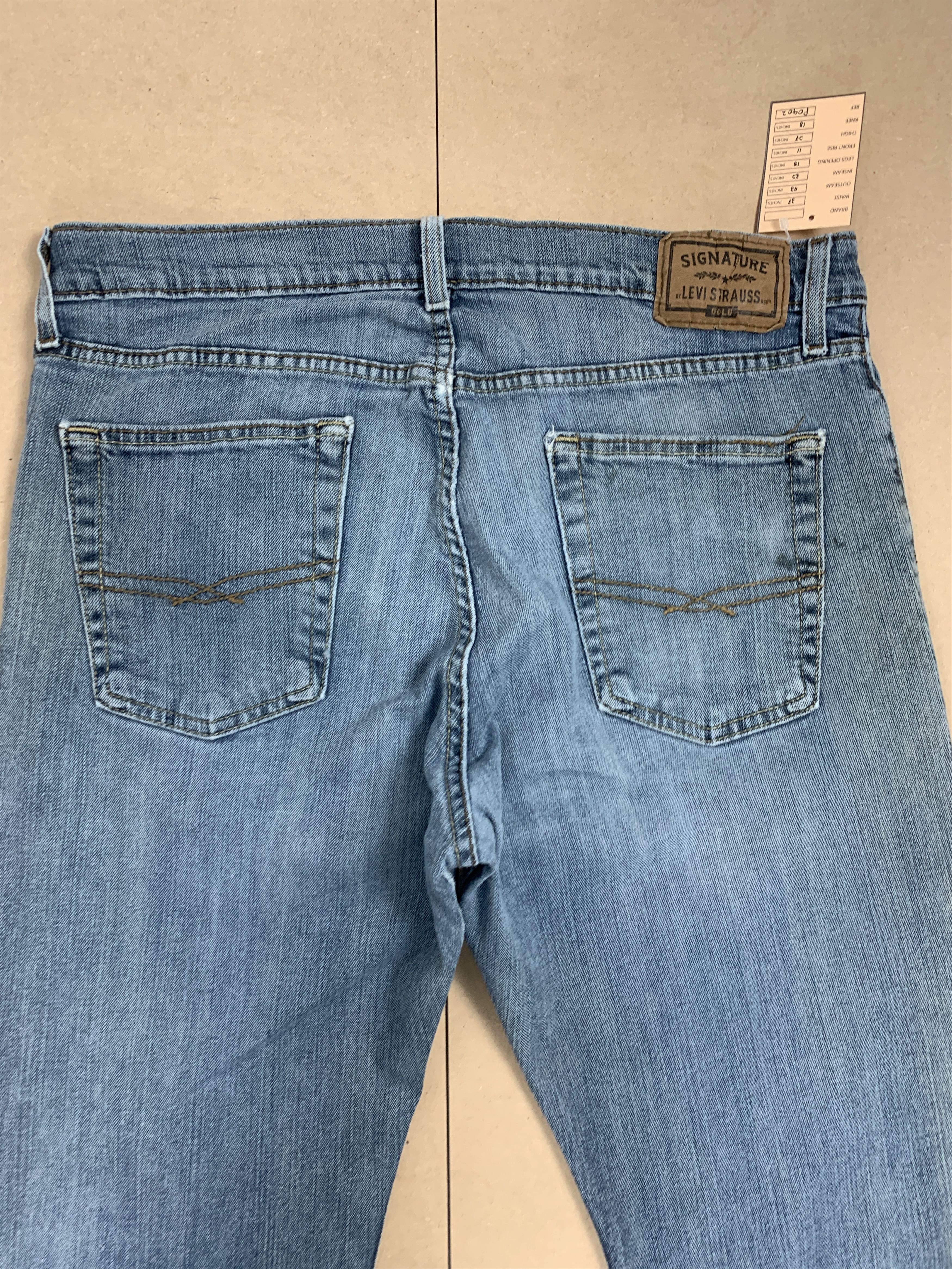 Levi's × Vintage Vintage Levis Straight Cut Distressed Faded Mid Wash Jeans Size US 37 - 9 Thumbnail