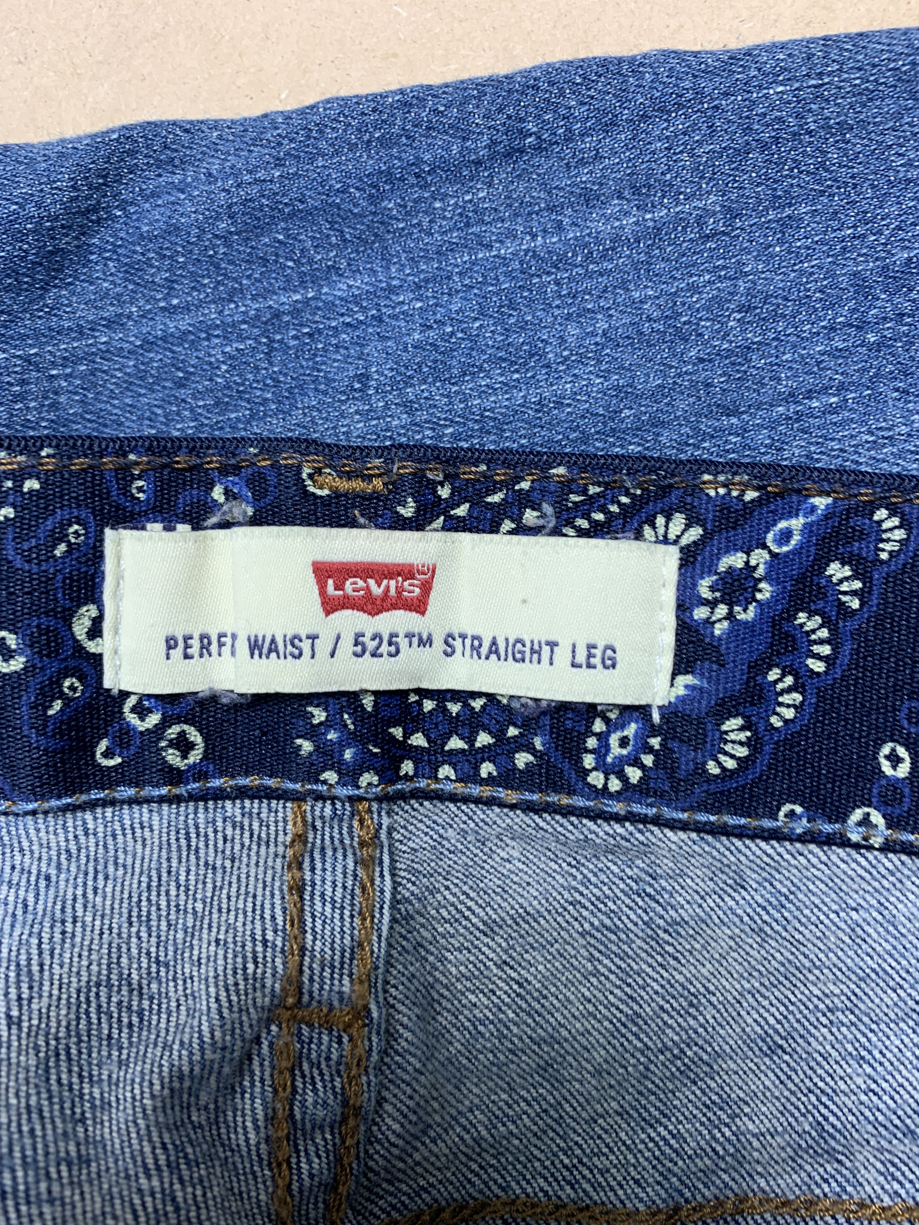 Levi's Vintage Levis 525 Straight Cut Distressed Faded Blue Jeans Size 32" / US 10 / IT 46 - 12 Thumbnail
