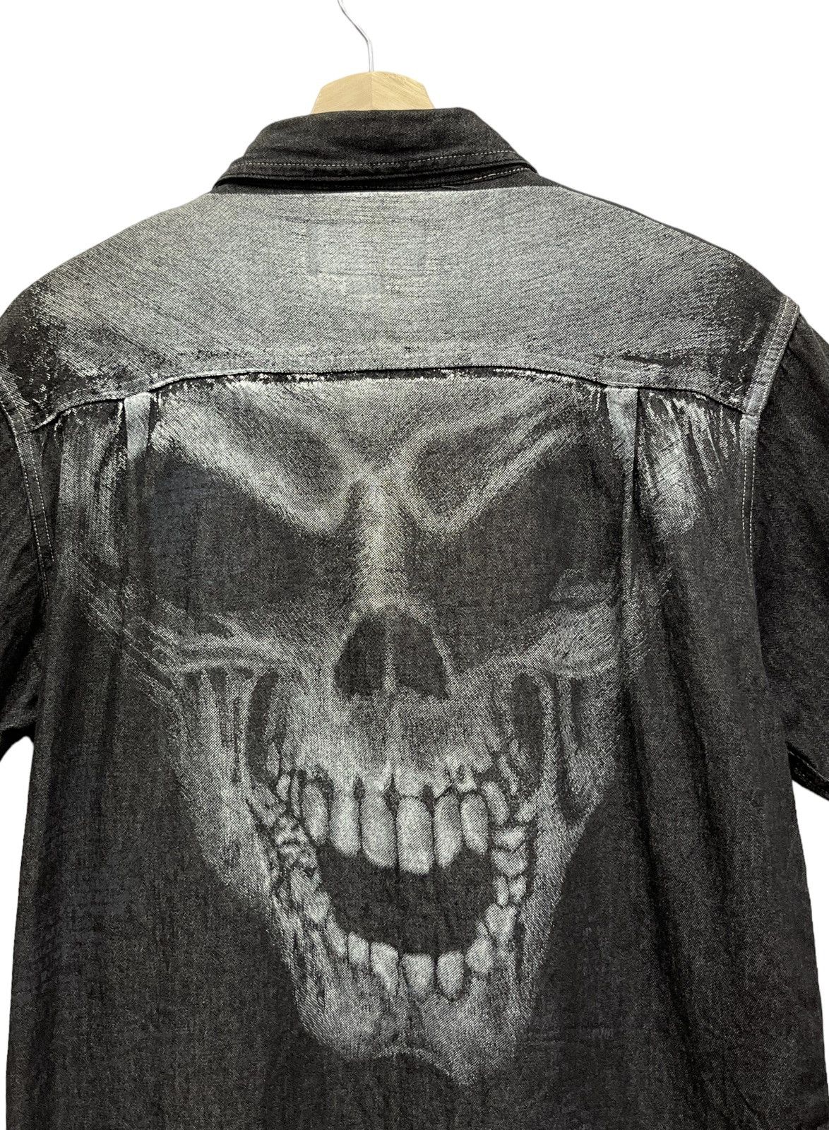 image of Avant Garde x Skulls Nylaus Punk Big Skull Print Short Sleeve Shirt in Black, Men's (Size Medium)