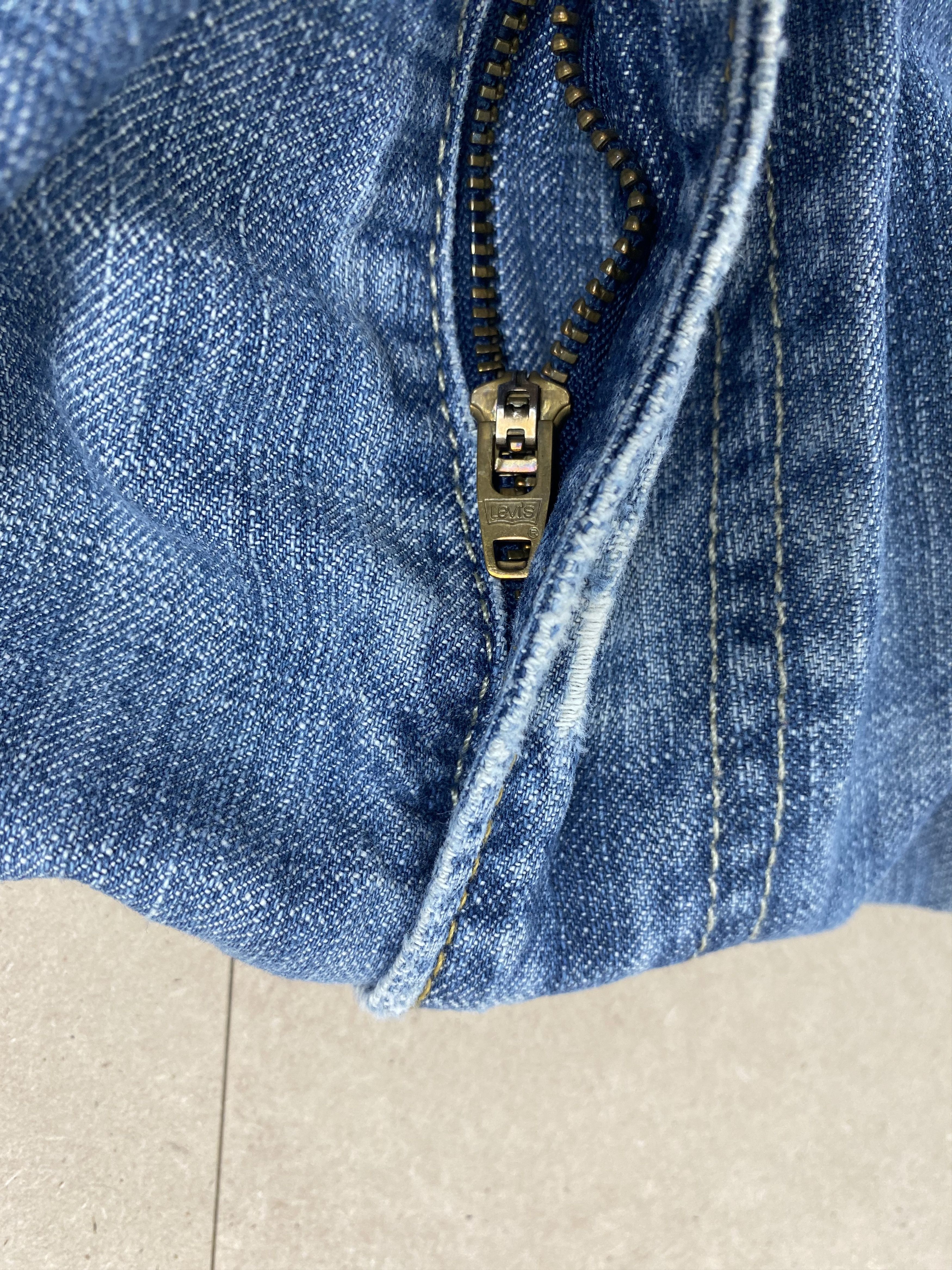 Levi's × Vintage Vintage Levis 569 Straight Cut Distressed Faded Blue Jeans Size US 39 - 18 Thumbnail