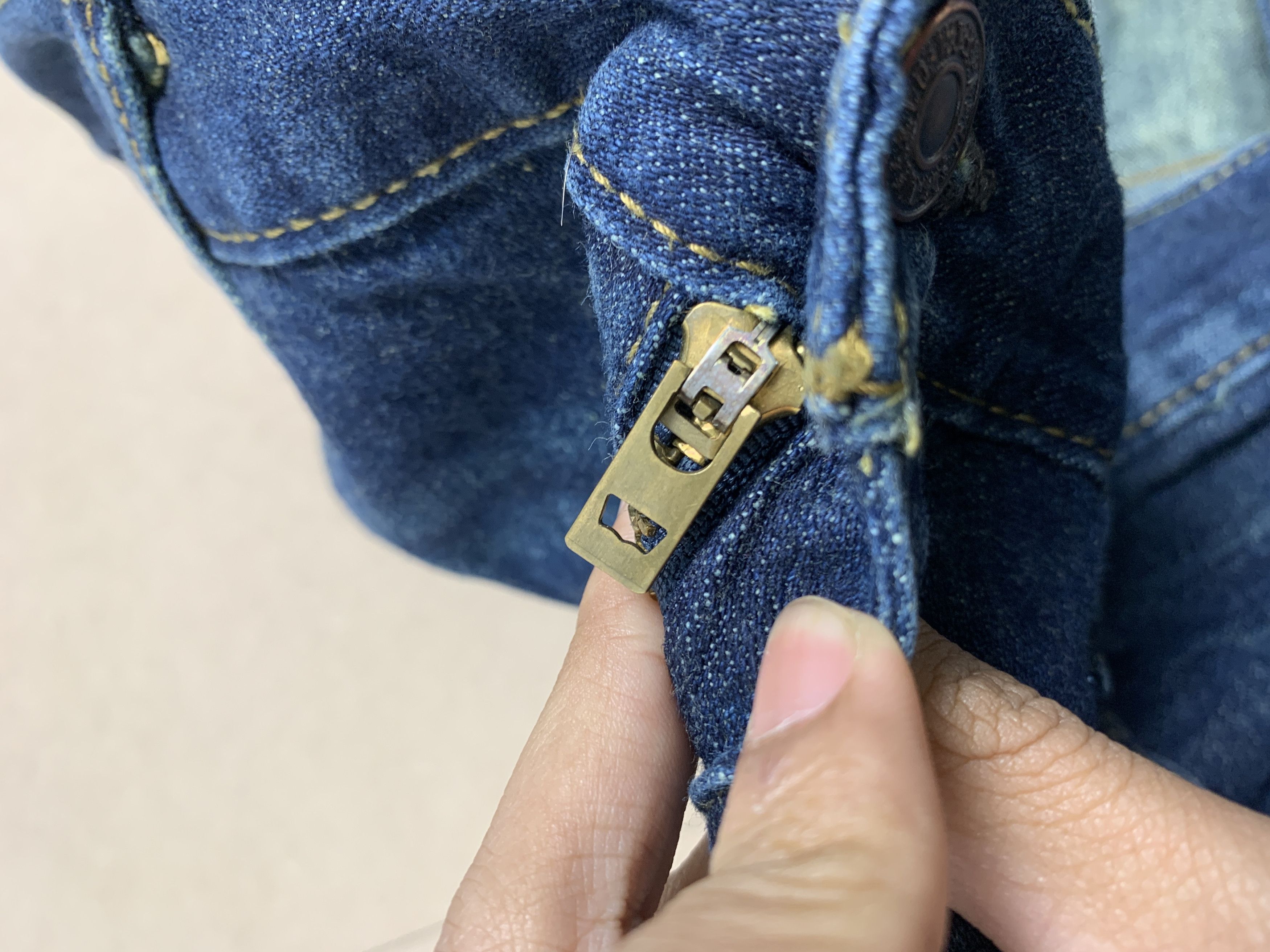 Levi's Vintage Levis 569 Straight Cut Blue Jeans Size US 36 / EU 52 - 21 Thumbnail