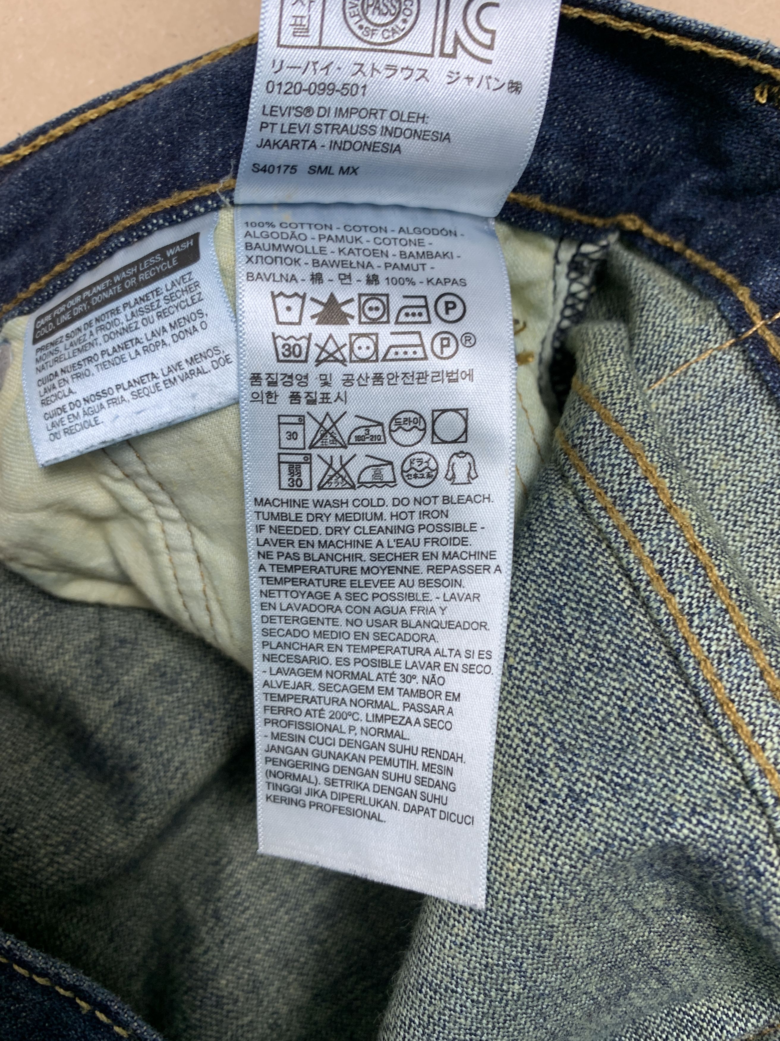Levi's Vintage Levis 569 Straight Cut Blue Jeans Size US 36 / EU 52 - 16 Thumbnail