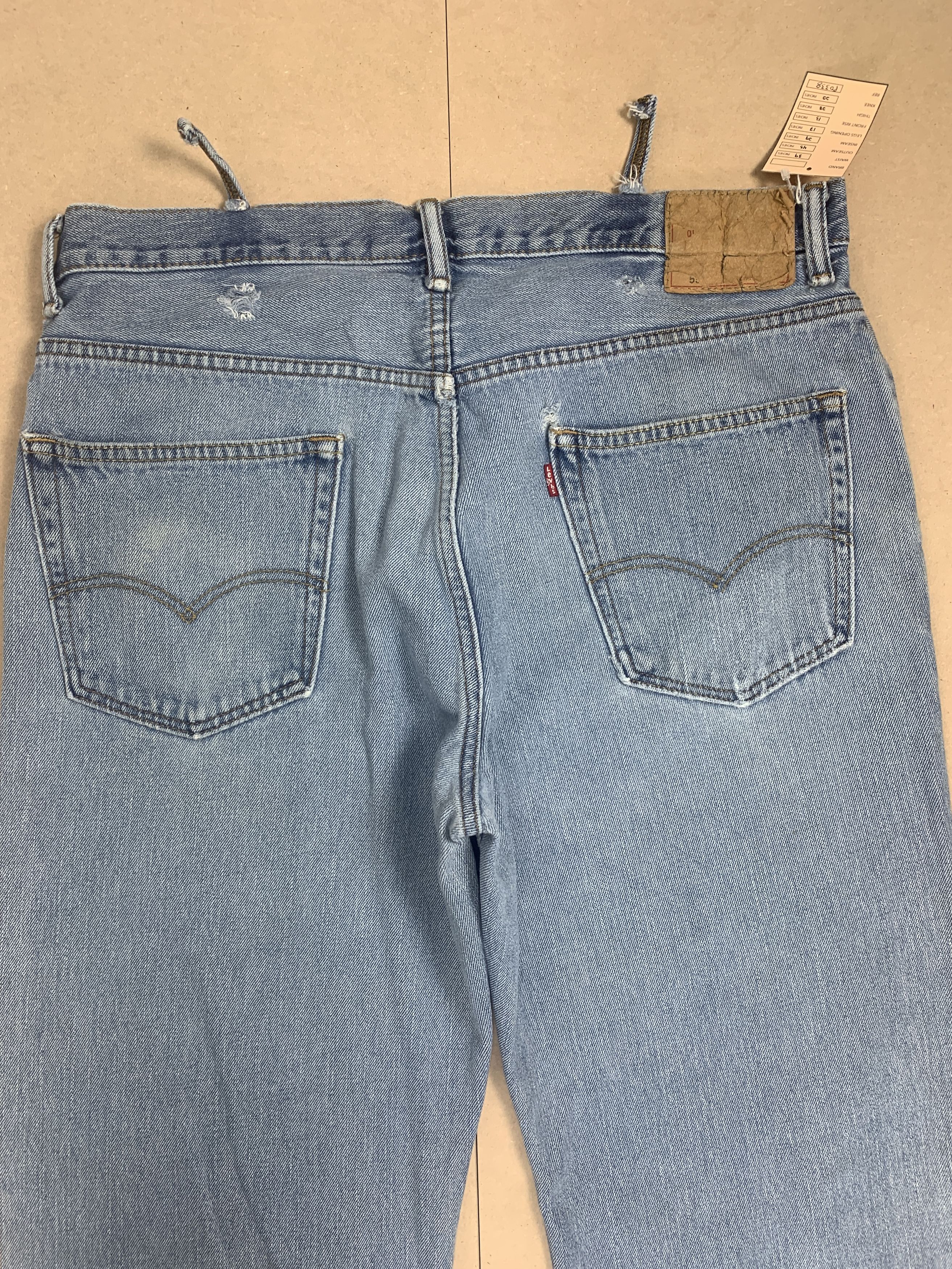 Levi's Vintage Levis 550 Loose Straight Light Wash Jeans Size US 39 - 6 Thumbnail