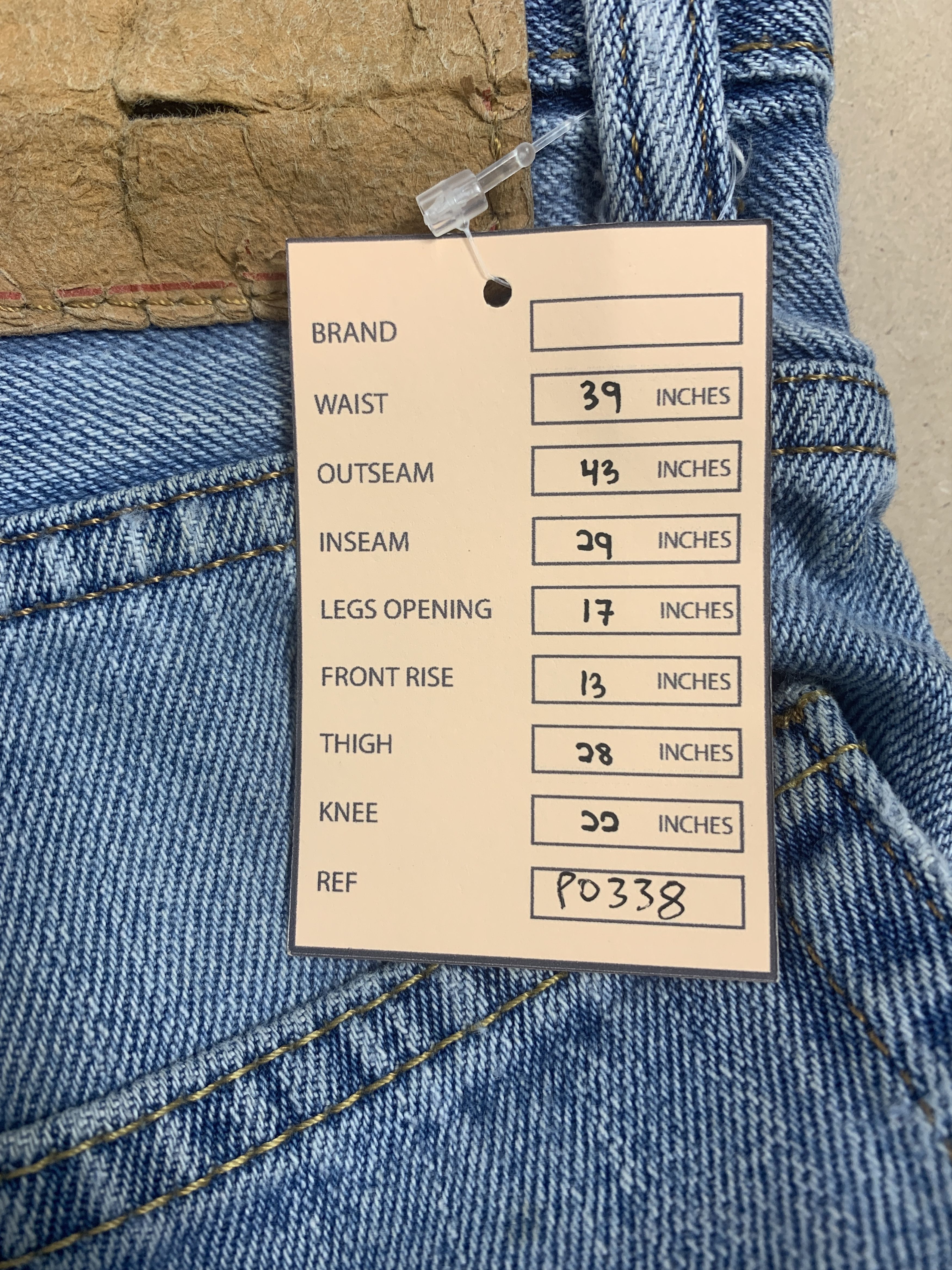 Levi's Vintage Levis 550 Loose Straight Light Wash Jeans Size US 39 - 15 Thumbnail
