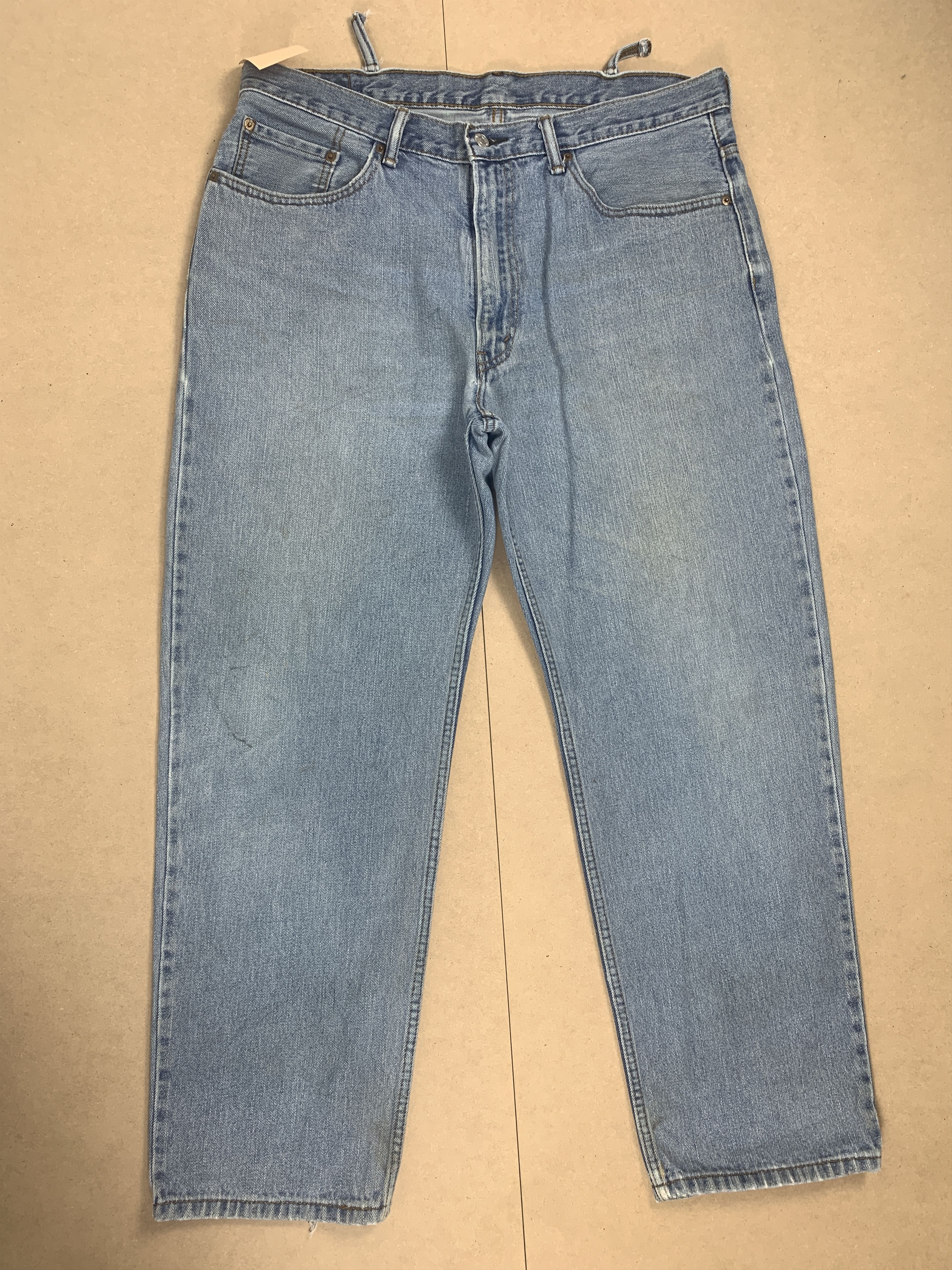 Levi's Vintage Levis 550 Loose Straight Light Wash Jeans Size US 39 - 1 Thumbnail