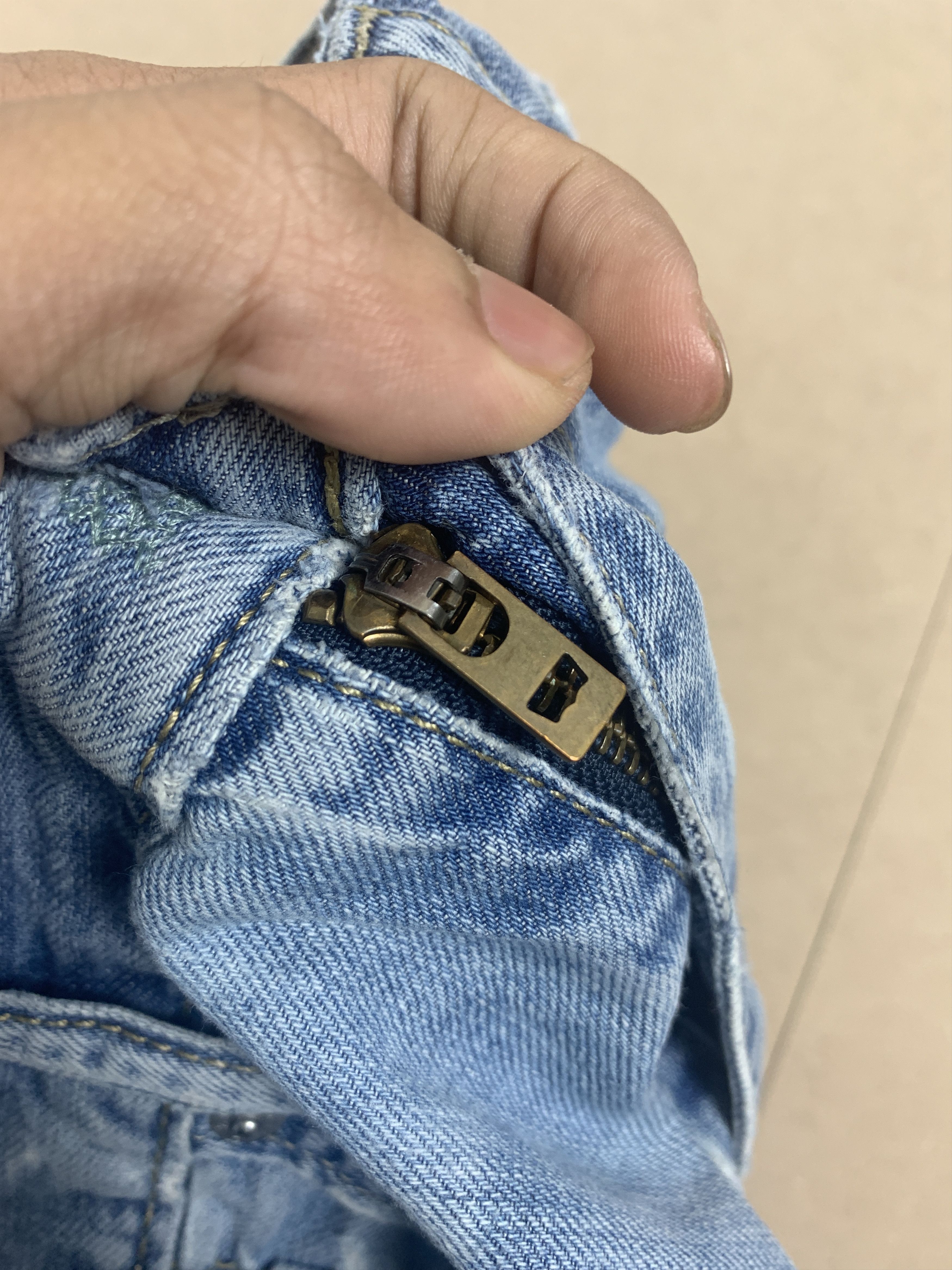 Levi's × Vintage Vintage Levis 559 Straight Cut Faded Light Wash Jeans Size US 36 / EU 52 - 16 Thumbnail
