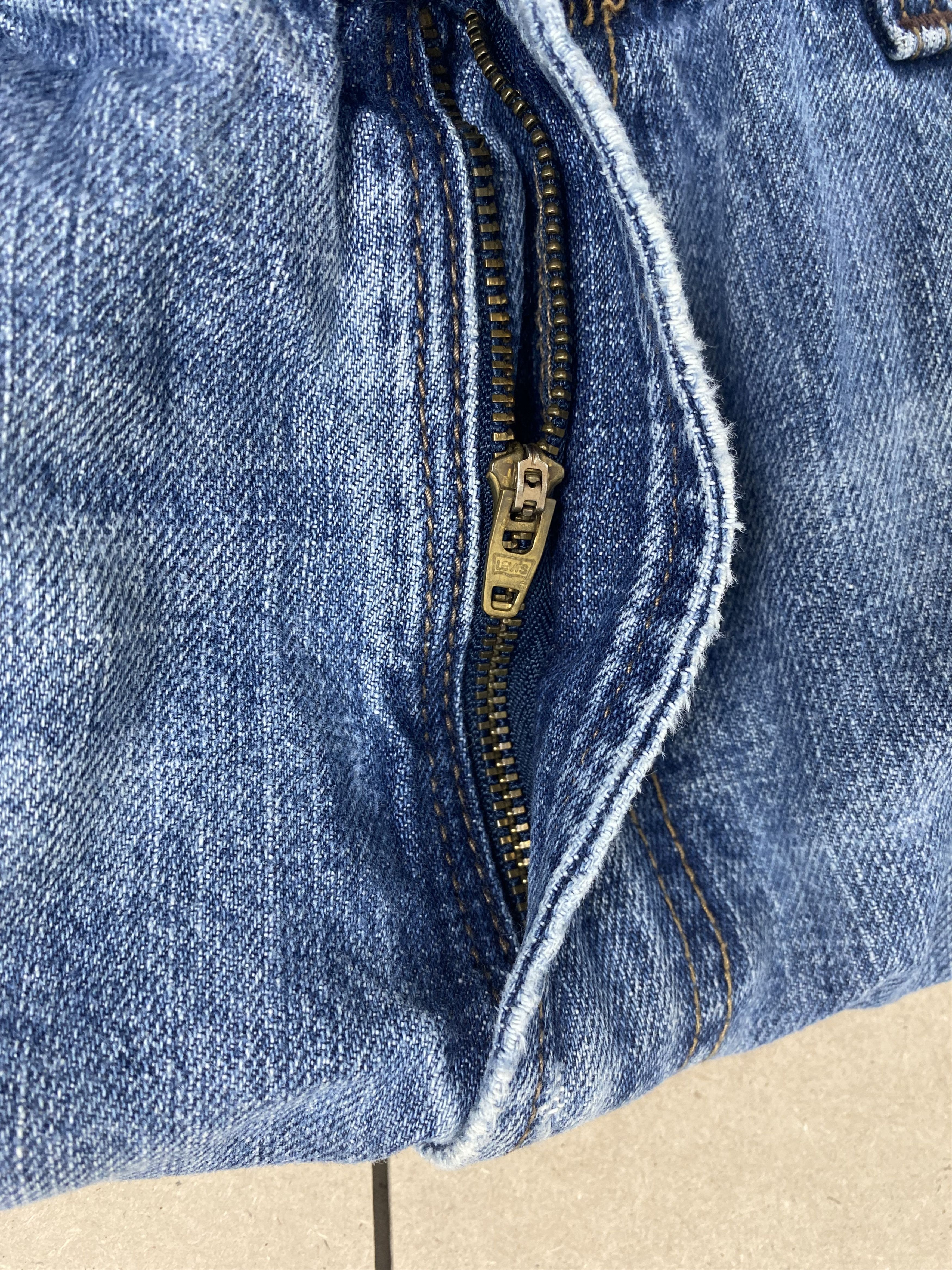 Levi's × Vintage Vintage Levis 569 Straight Cut Faded Blue Jeans Size US 34 / EU 50 - 13 Thumbnail