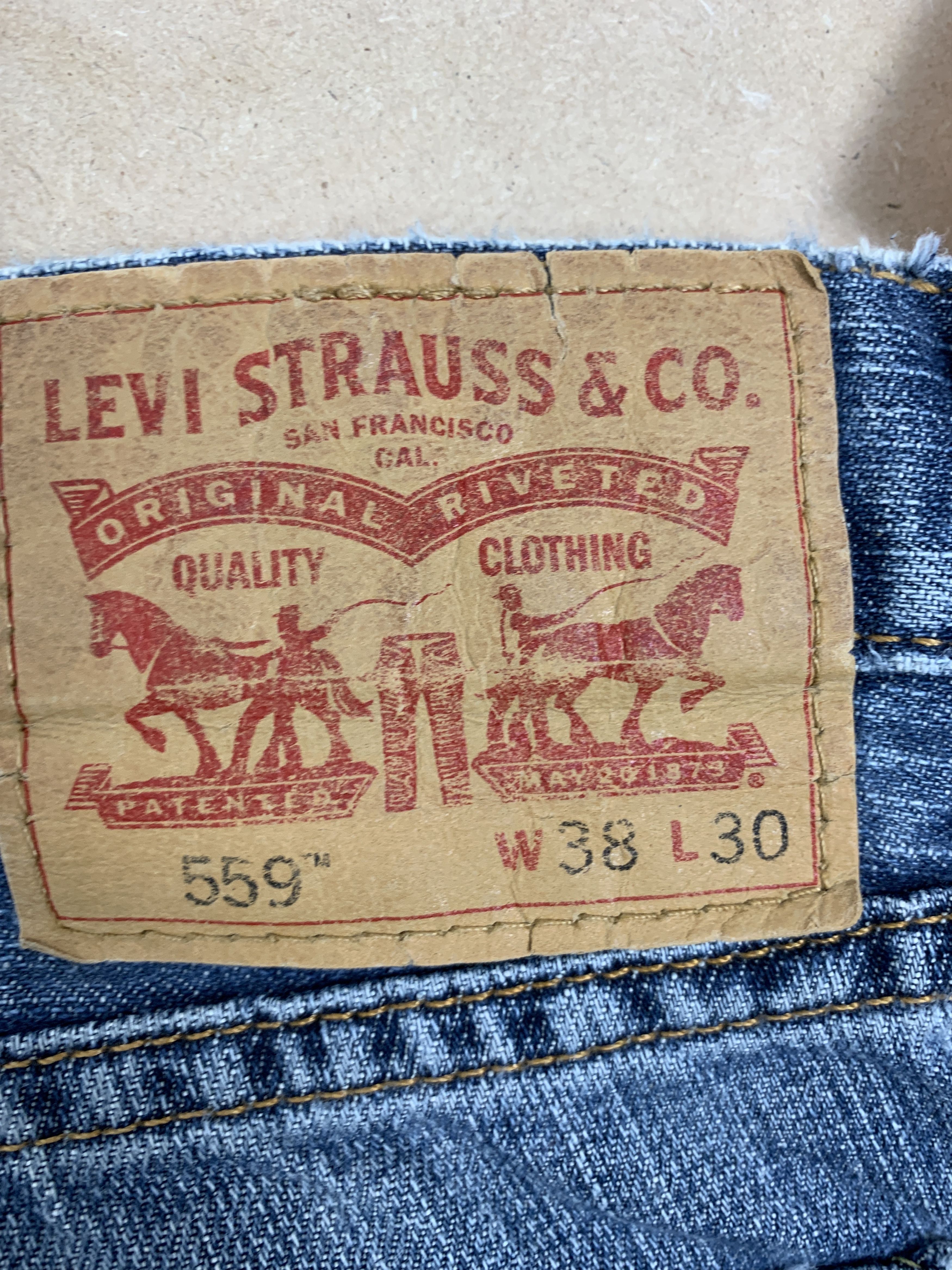Levi's × Vintage Vintage Levis 559 Straight Cut Faded Mid Wash Jeans Size US 39 - 8 Thumbnail