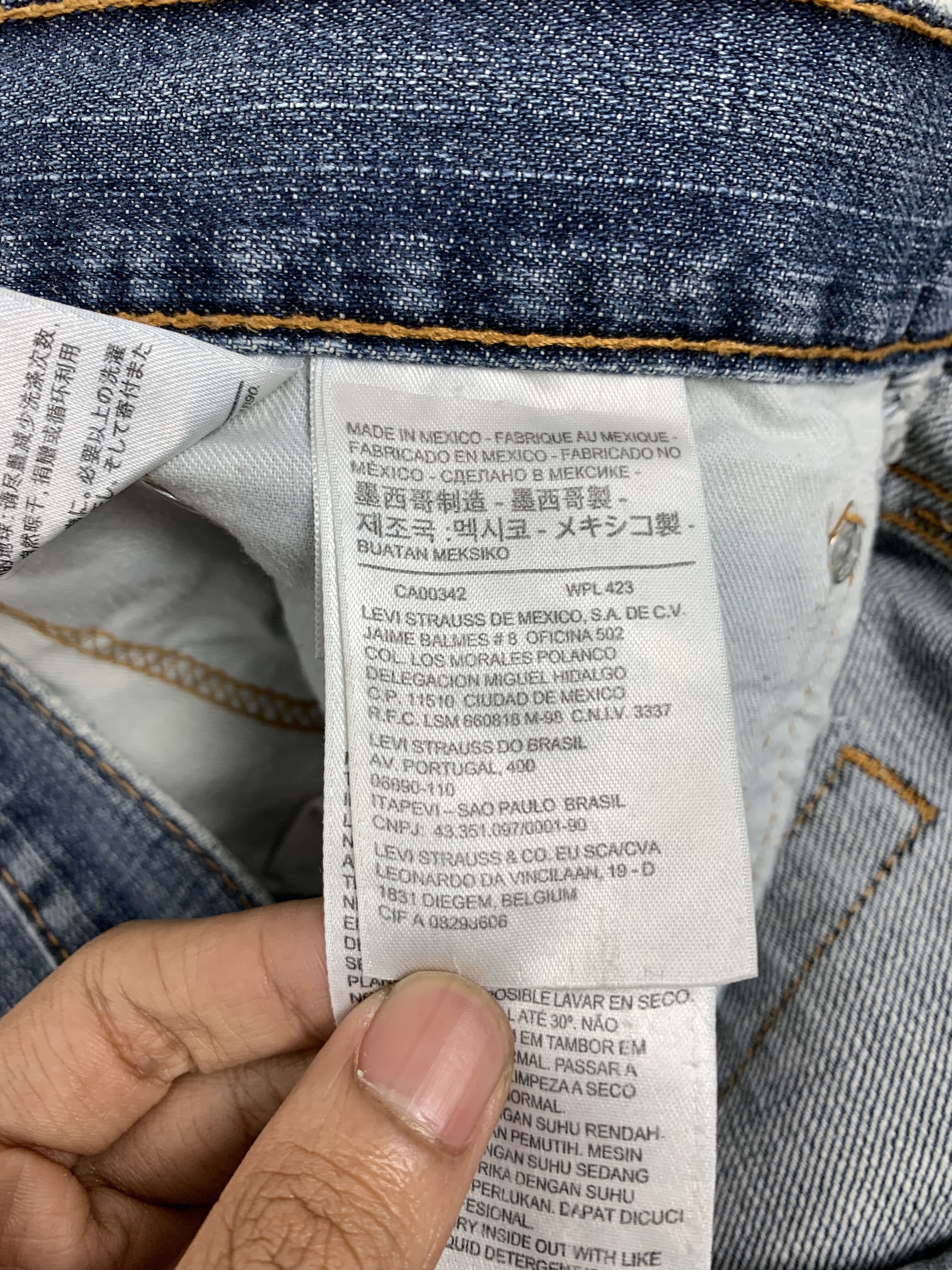 Levi's × Vintage Vintage Levis 559 Straight Cut Faded Mid Wash Jeans Size US 39 - 13 Thumbnail