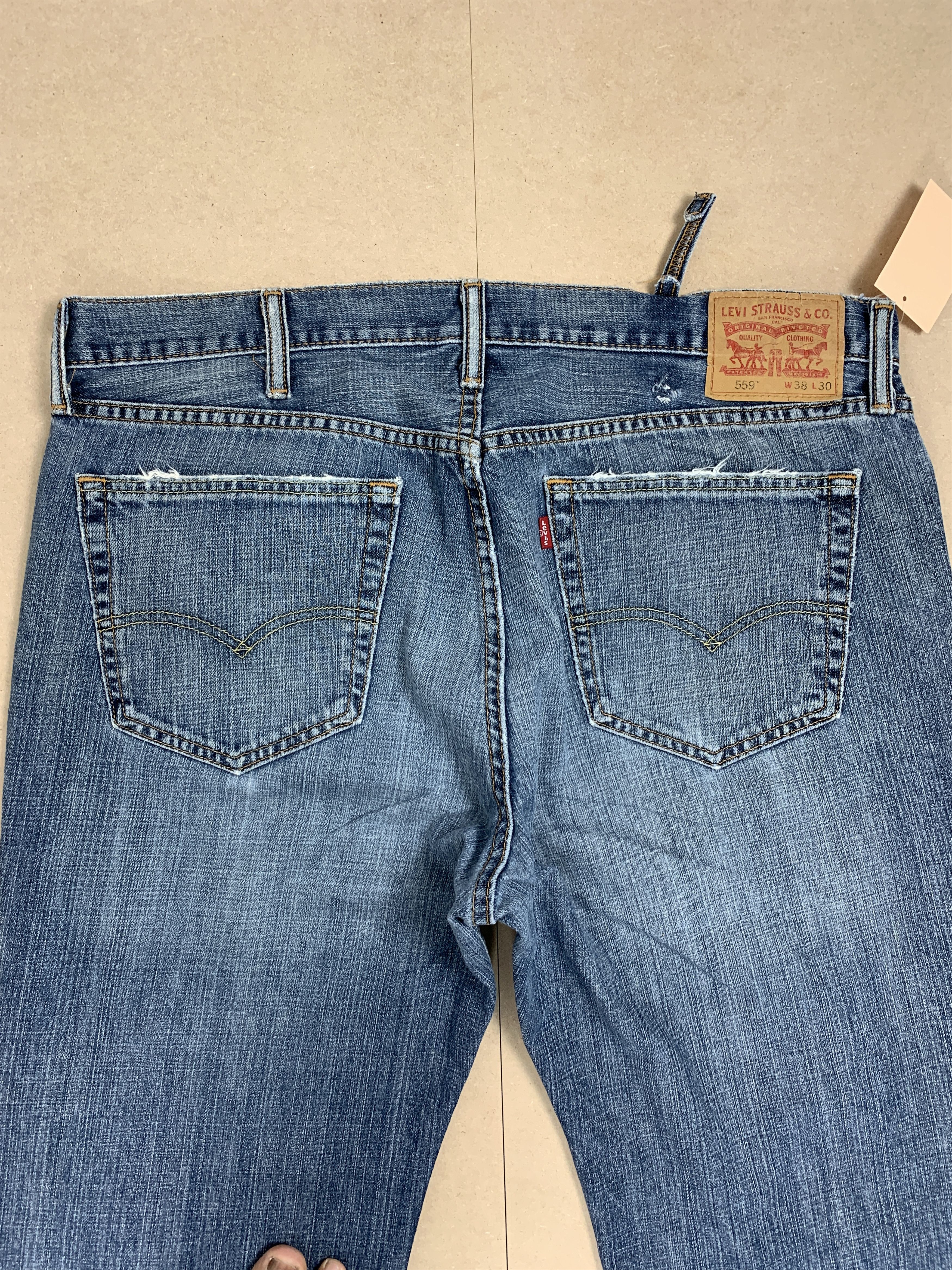 Levi's × Vintage Vintage Levis 559 Straight Cut Faded Mid Wash Jeans Size US 39 - 6 Thumbnail