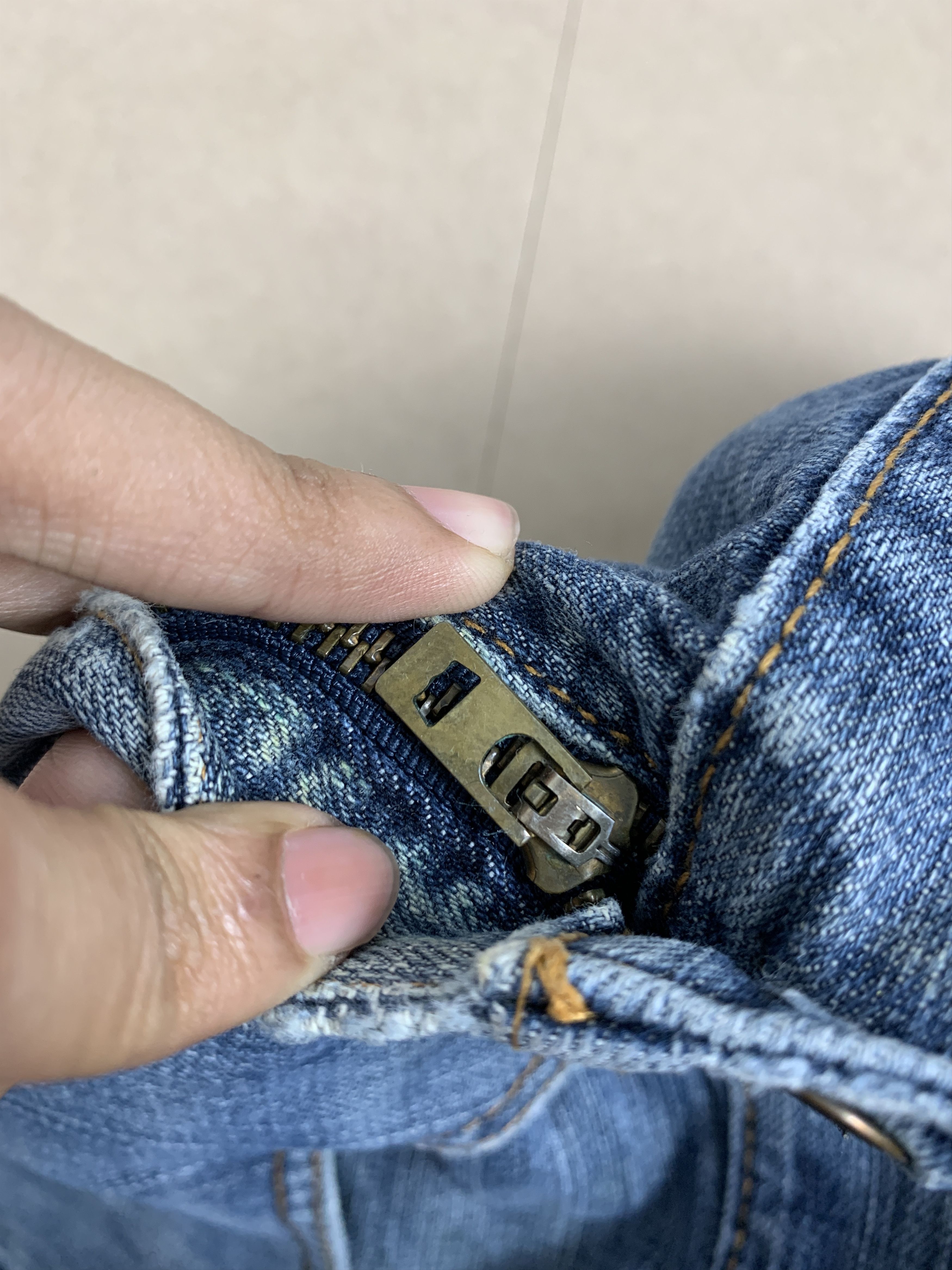 Levi's × Vintage Vintage Levis 559 Straight Cut Faded Mid Wash Jeans Size US 39 - 20 Thumbnail