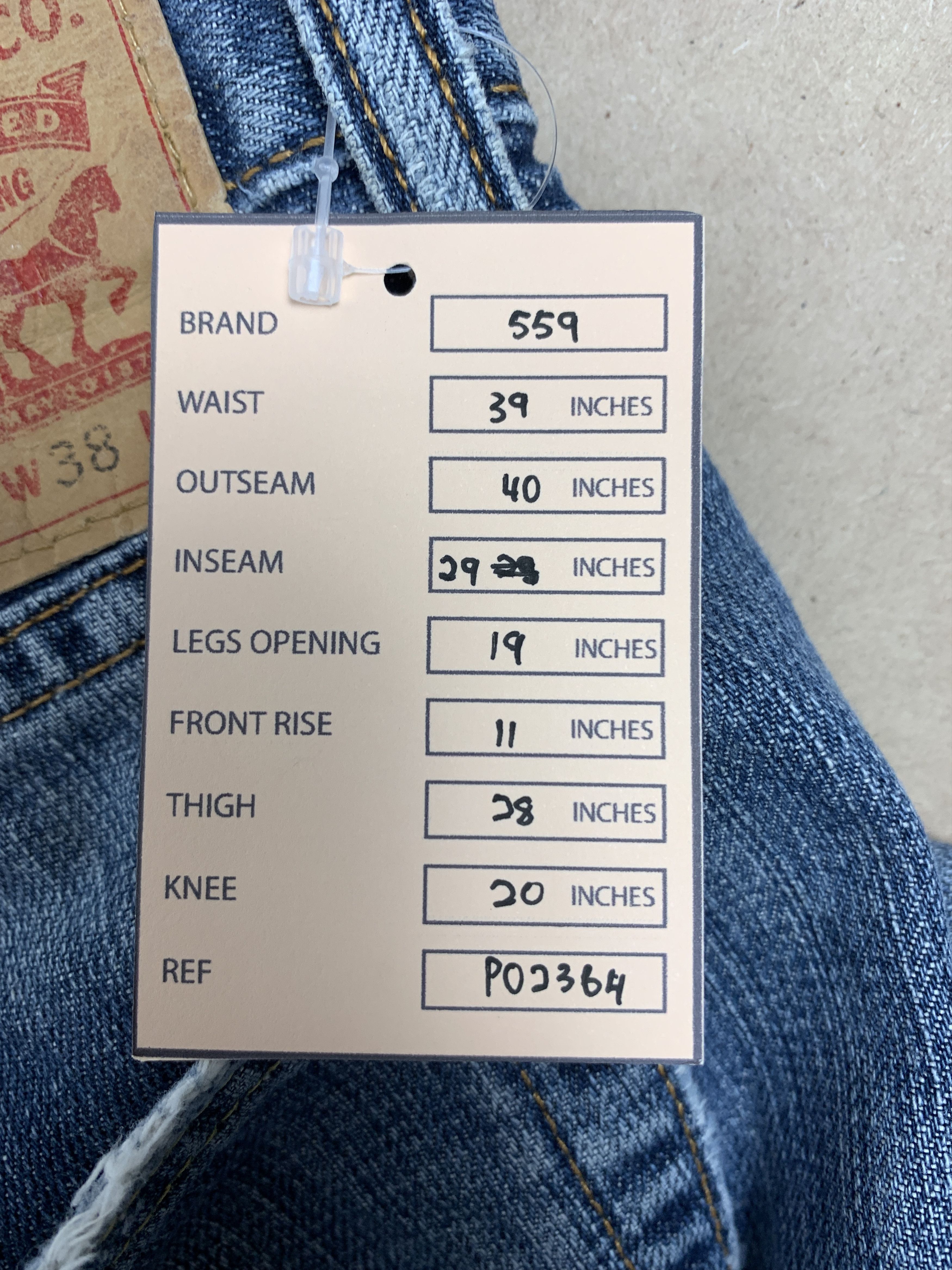Levi's × Vintage Vintage Levis 559 Straight Cut Faded Mid Wash Jeans Size US 39 - 21 Thumbnail