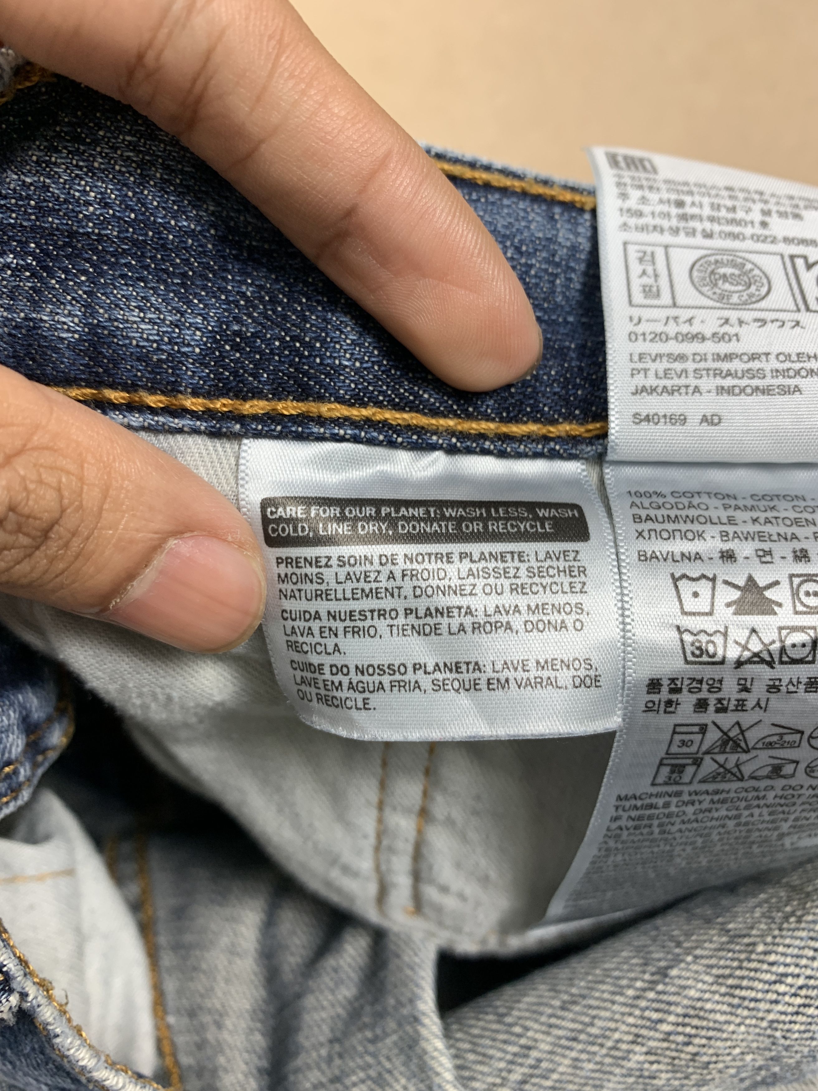 Levi's × Vintage Vintage Levis 559 Straight Cut Faded Blue Jeans Size US 33 - 12 Thumbnail