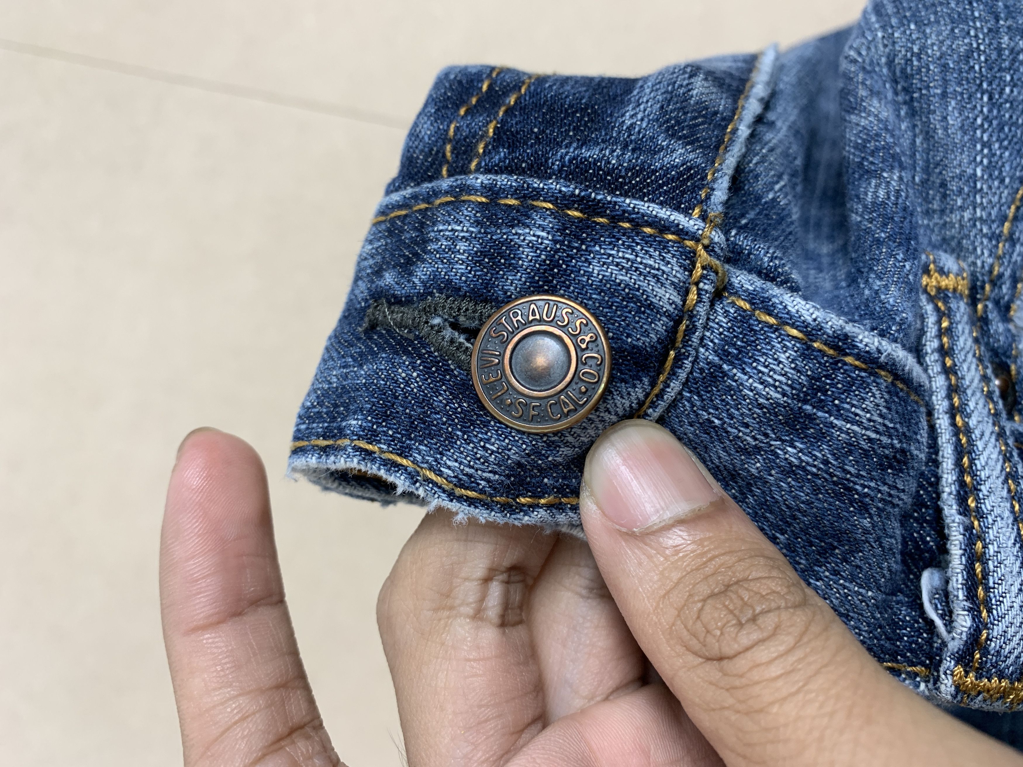 Levi's × Vintage Vintage Levis 559 Straight Cut Faded Blue Jeans Size US 33 - 19 Thumbnail