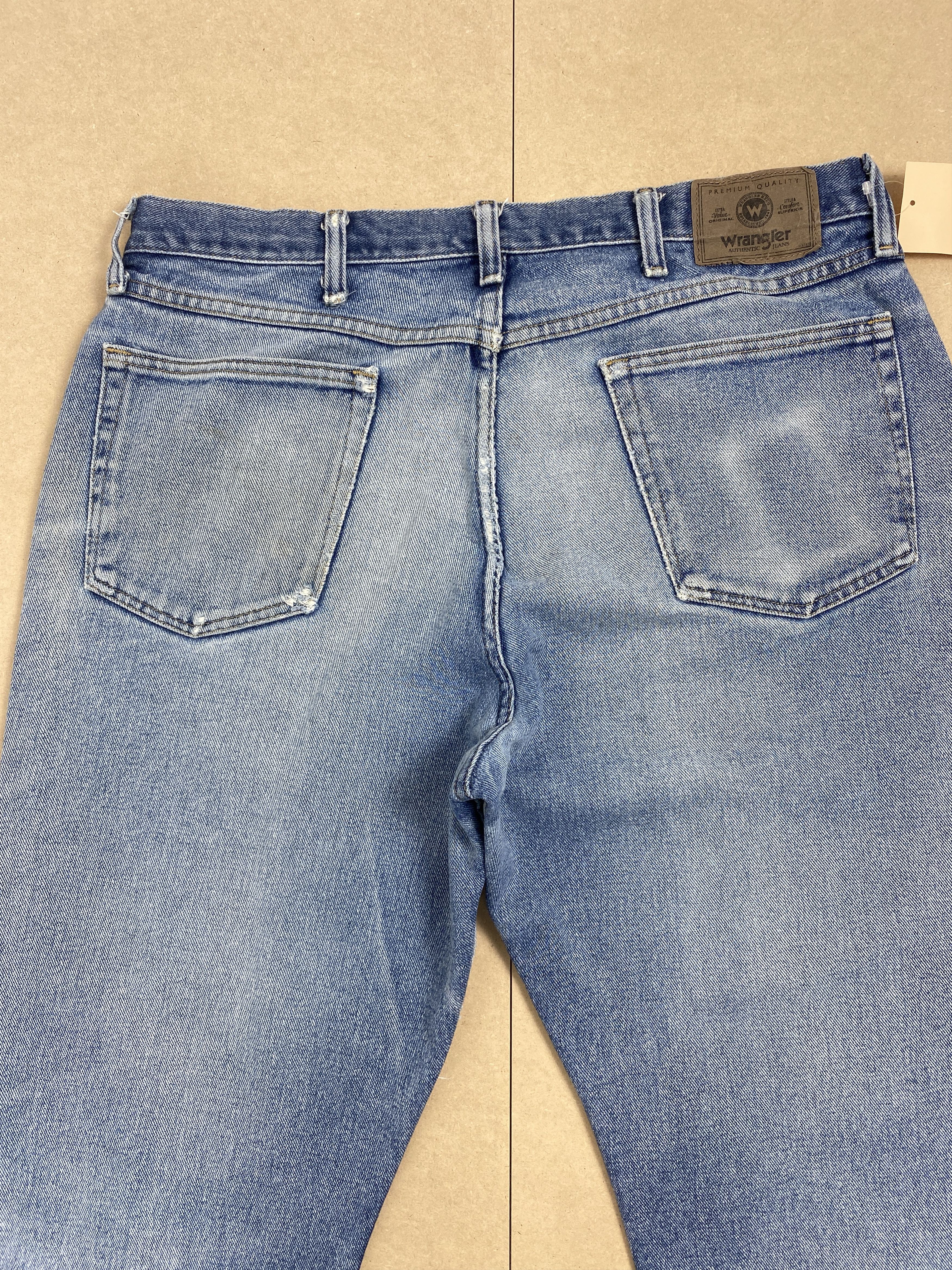 Vintage Vintage 90s Wrangler Straight Cut Distressed Faded Jeans Size US 36 / EU 52 - 8 Thumbnail