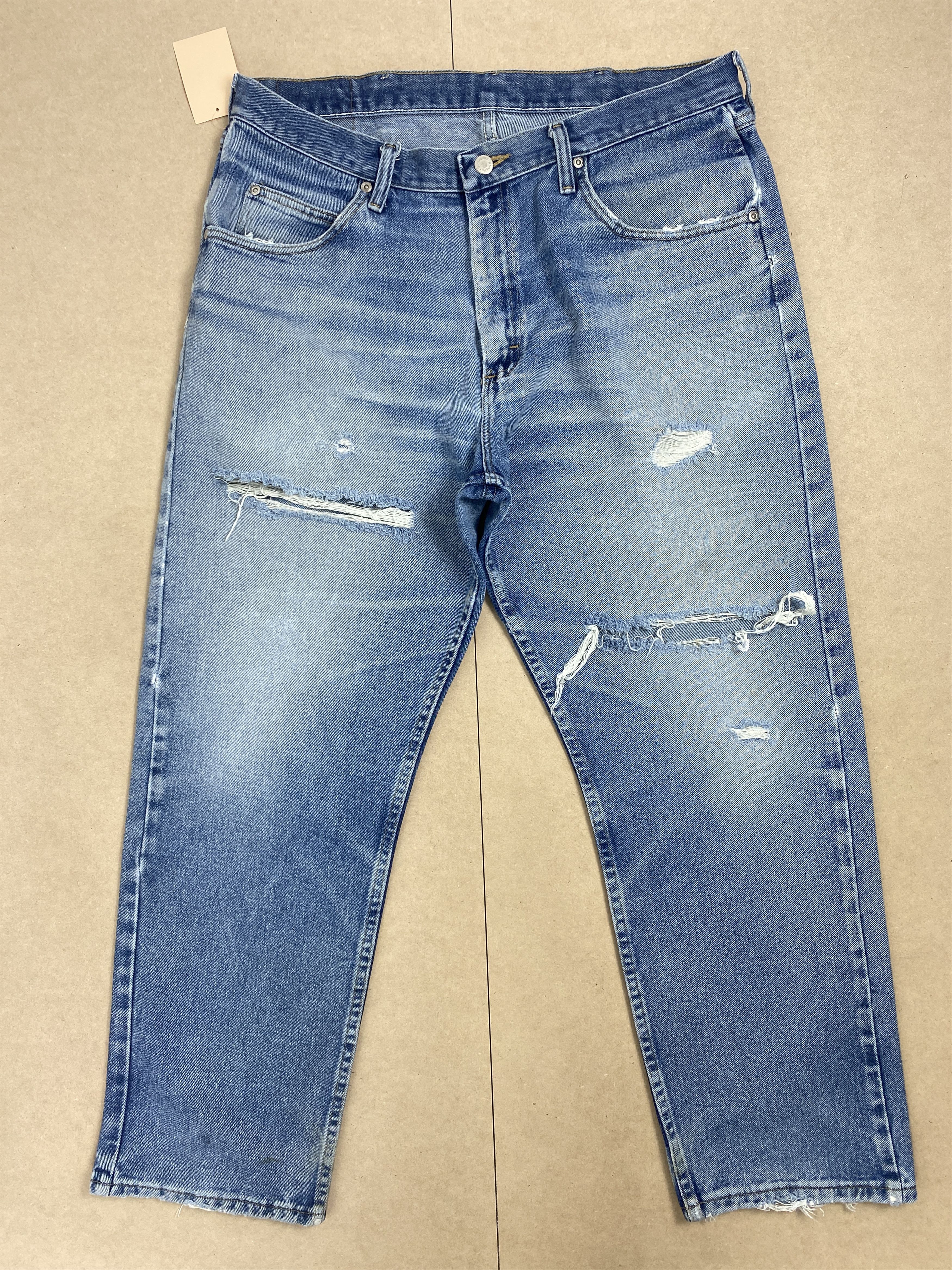 Vintage Vintage 90s Wrangler Straight Cut Distressed Faded Jeans Size US 36 / EU 52 - 1 Thumbnail
