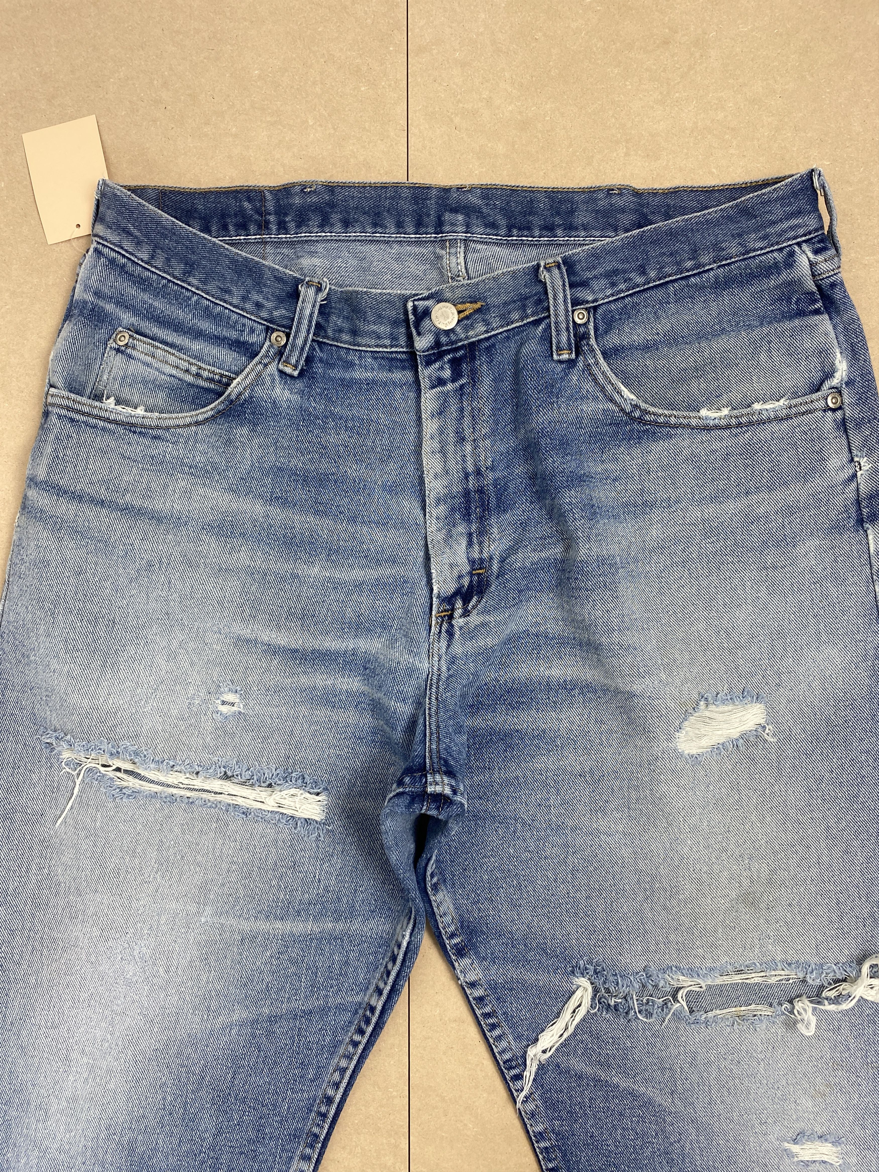 Vintage Vintage 90s Wrangler Straight Cut Distressed Faded Jeans Size US 36 / EU 52 - 2 Thumbnail