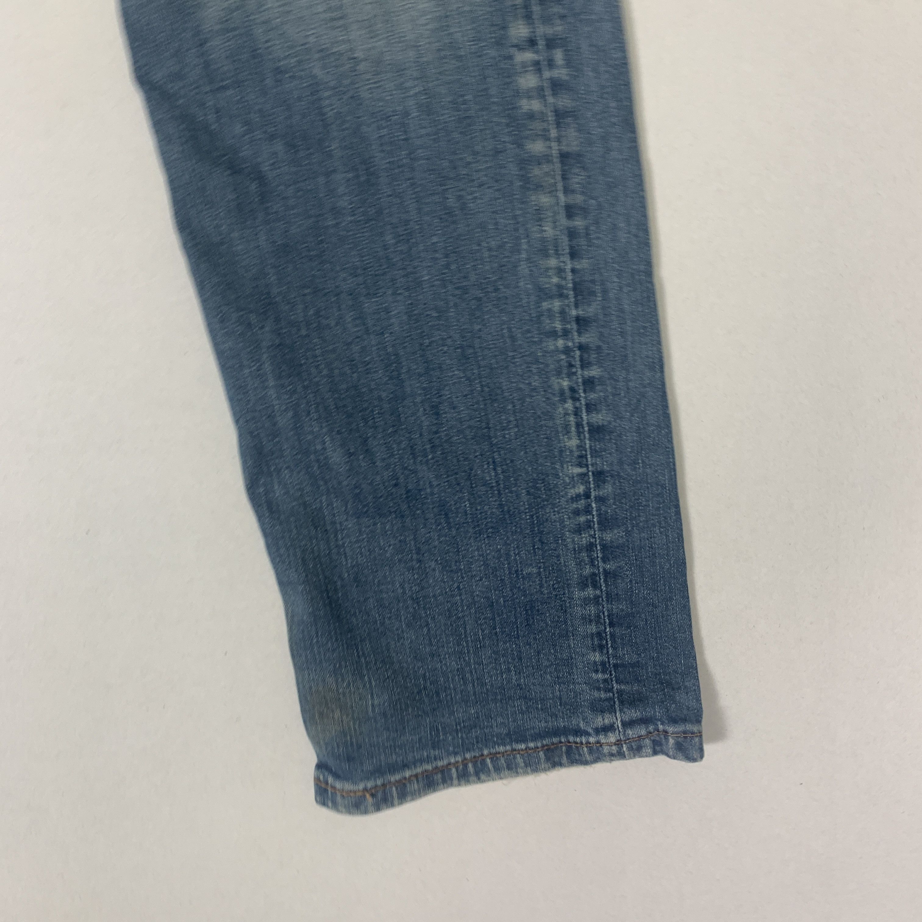 Levi's Vintage Levis 514 Distressed Faded Mid Wash Jeans Size US 32 / EU 48 - 3 Thumbnail