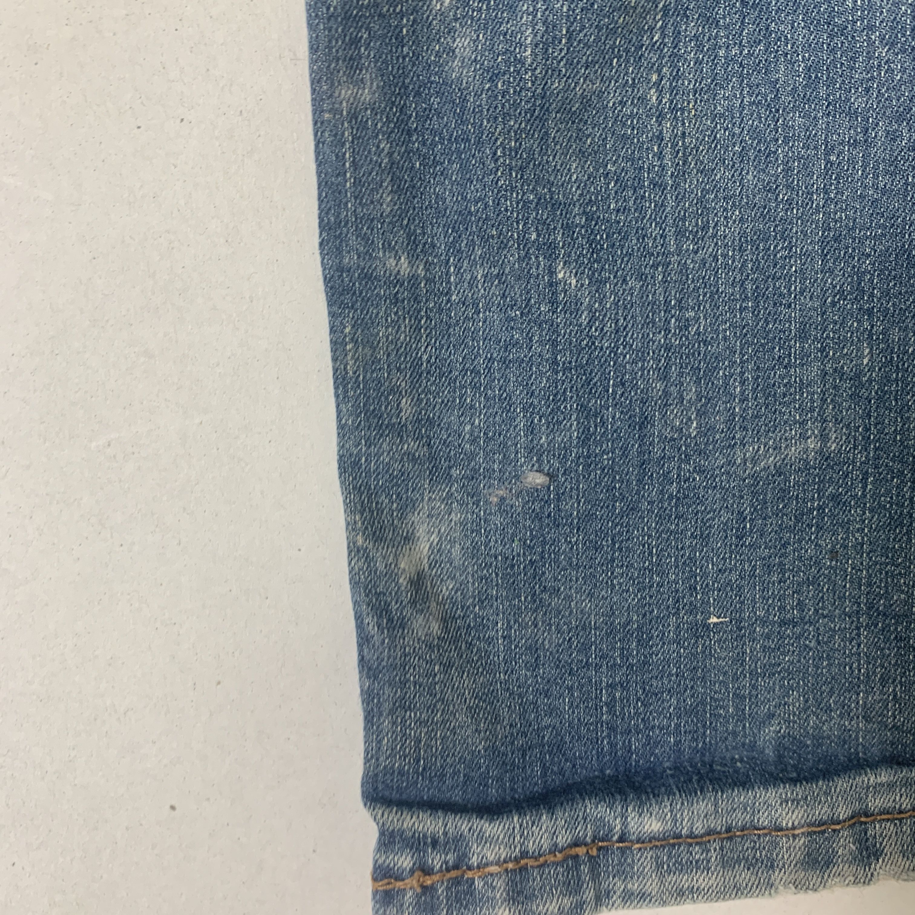 Levi's Vintage Levis 514 Distressed Faded Mid Wash Jeans Size US 32 / EU 48 - 19 Thumbnail