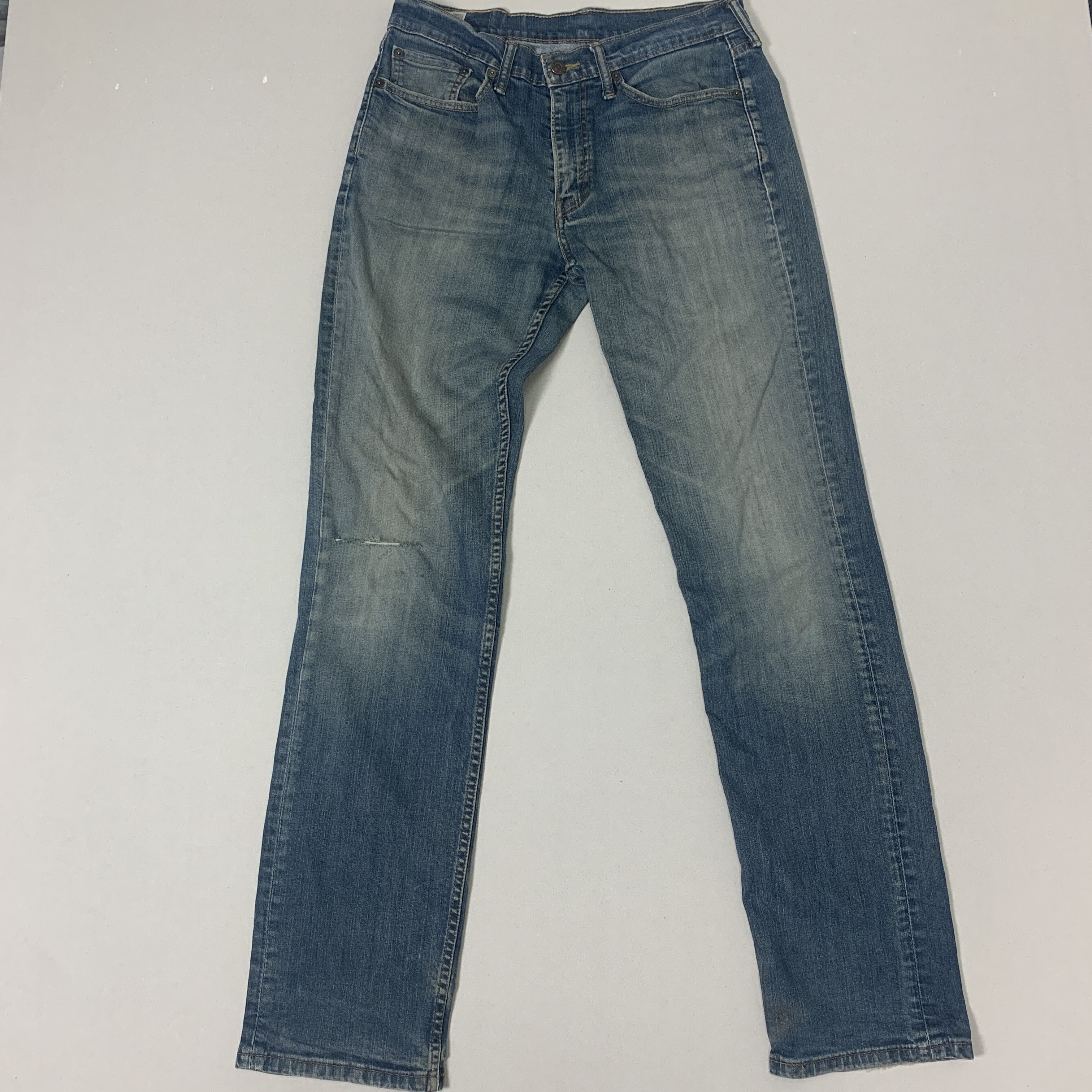 Levi's Vintage Levis 514 Distressed Faded Mid Wash Jeans Size US 32 / EU 48 - 1 Thumbnail