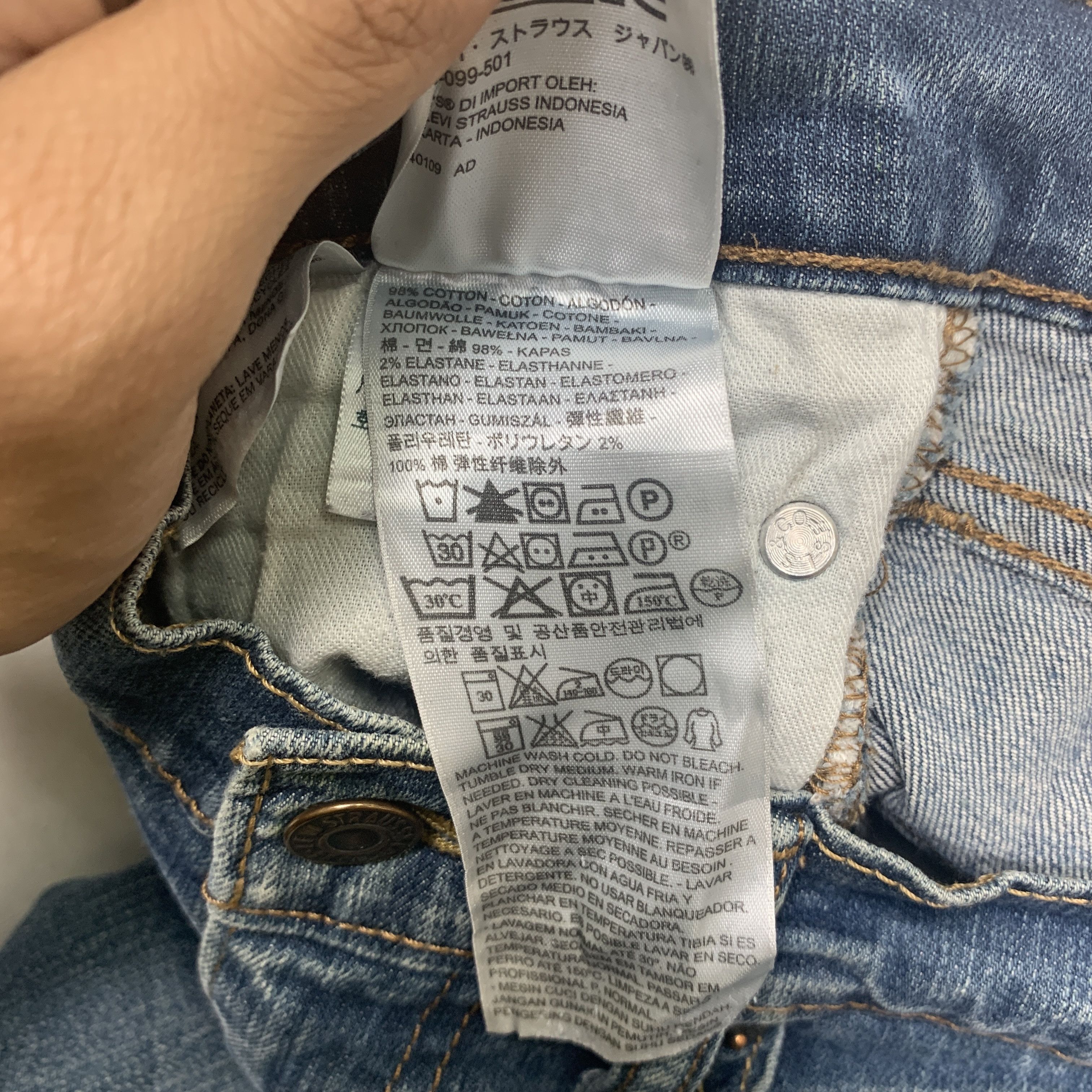 Levi's Vintage Levis 514 Distressed Faded Mid Wash Jeans Size US 32 / EU 48 - 10 Thumbnail