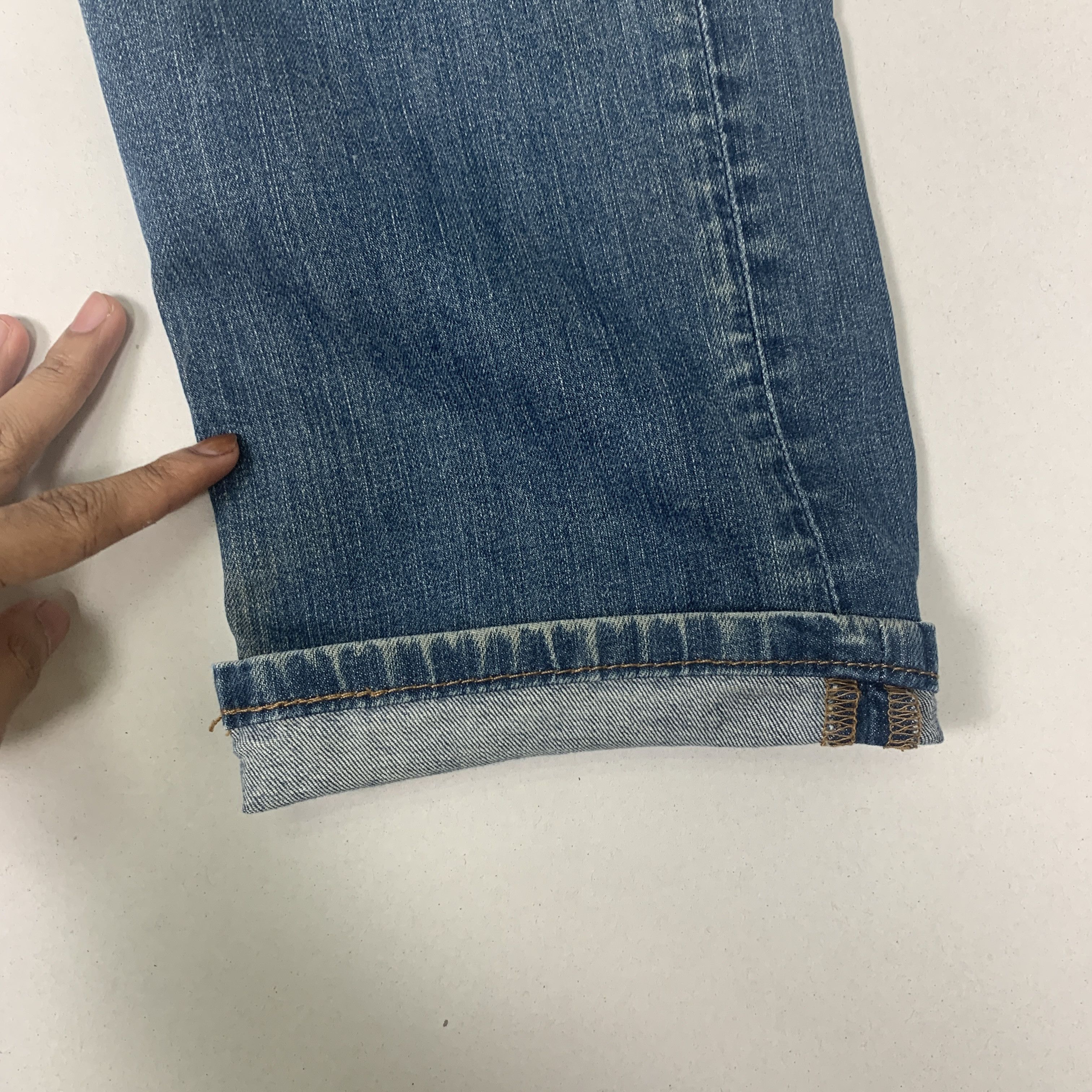 Levi's Vintage Levis 514 Distressed Faded Mid Wash Jeans Size US 32 / EU 48 - 4 Thumbnail