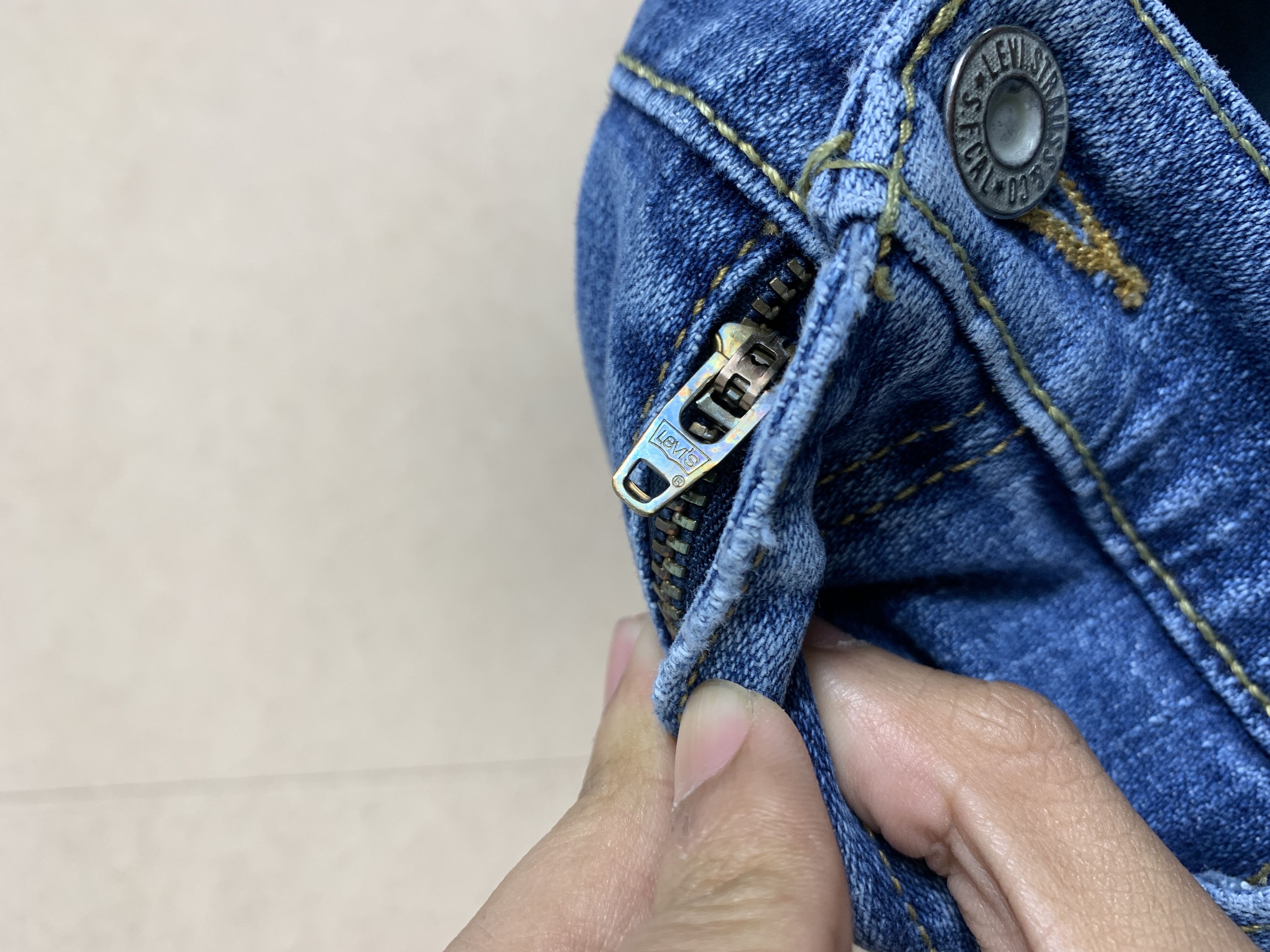 Levi's Vintage Levis 515 Boot Cut Faded Blue Jeans Size 36" / US 14 / IT 50 - 16 Thumbnail