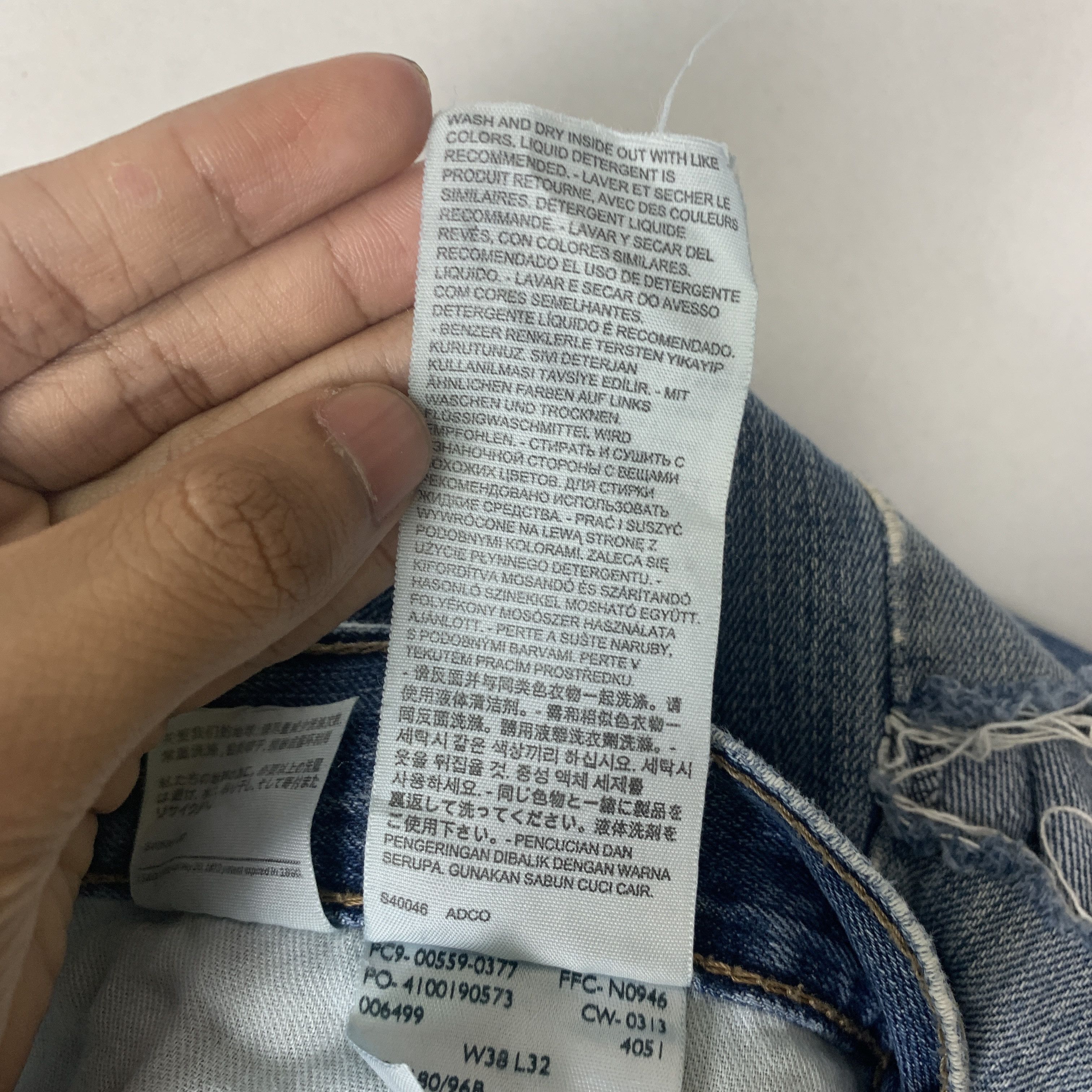Levi's × Vintage Vintage LEVI'S 559 Distressed Faded Mid Wash Jeans Size US 40 / EU 56 - 17 Thumbnail