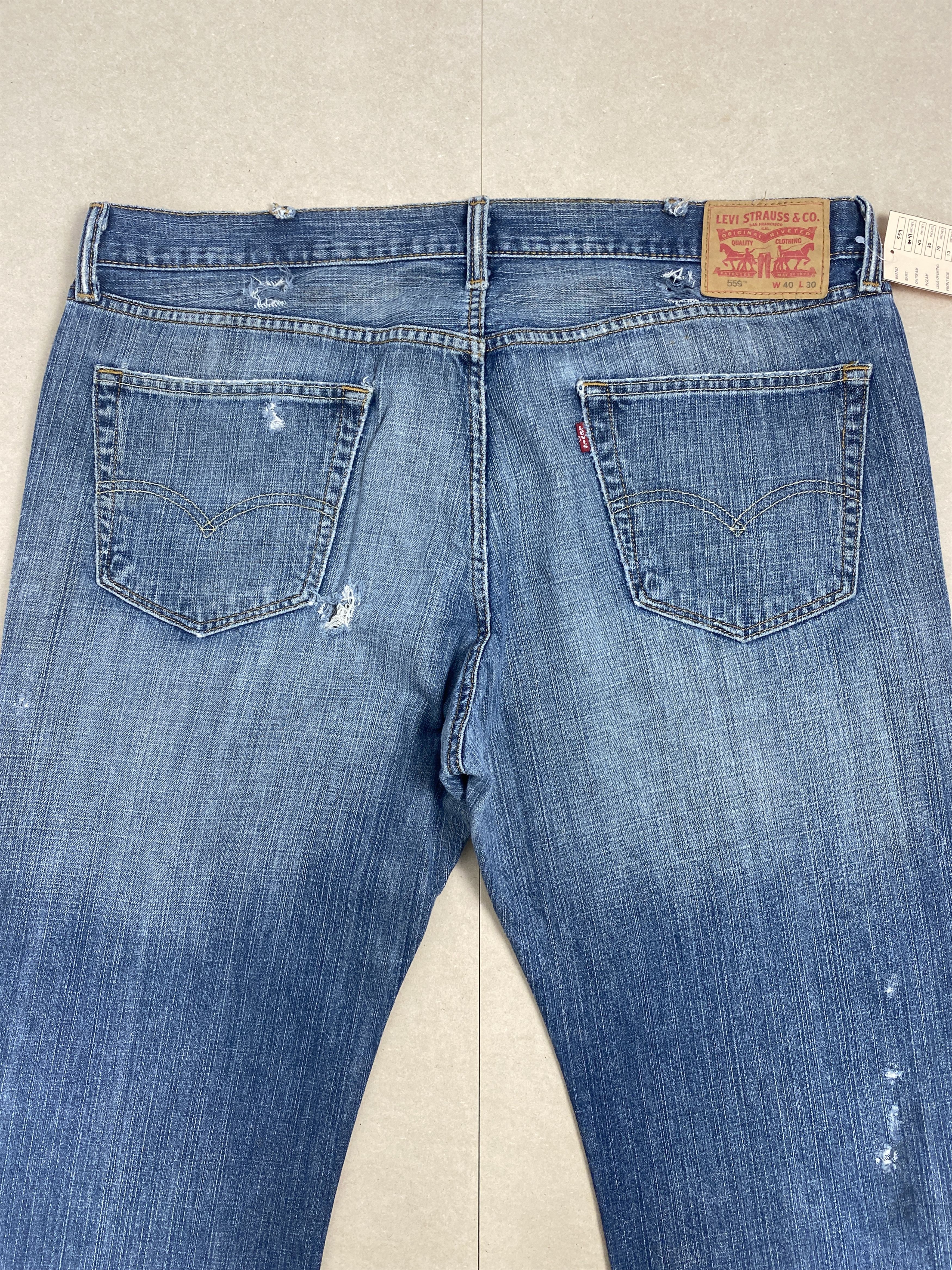 Levi's Vintage Levis 559 Straight Cut Distressed Faded Blue Jeans Size US 41 - 8 Thumbnail