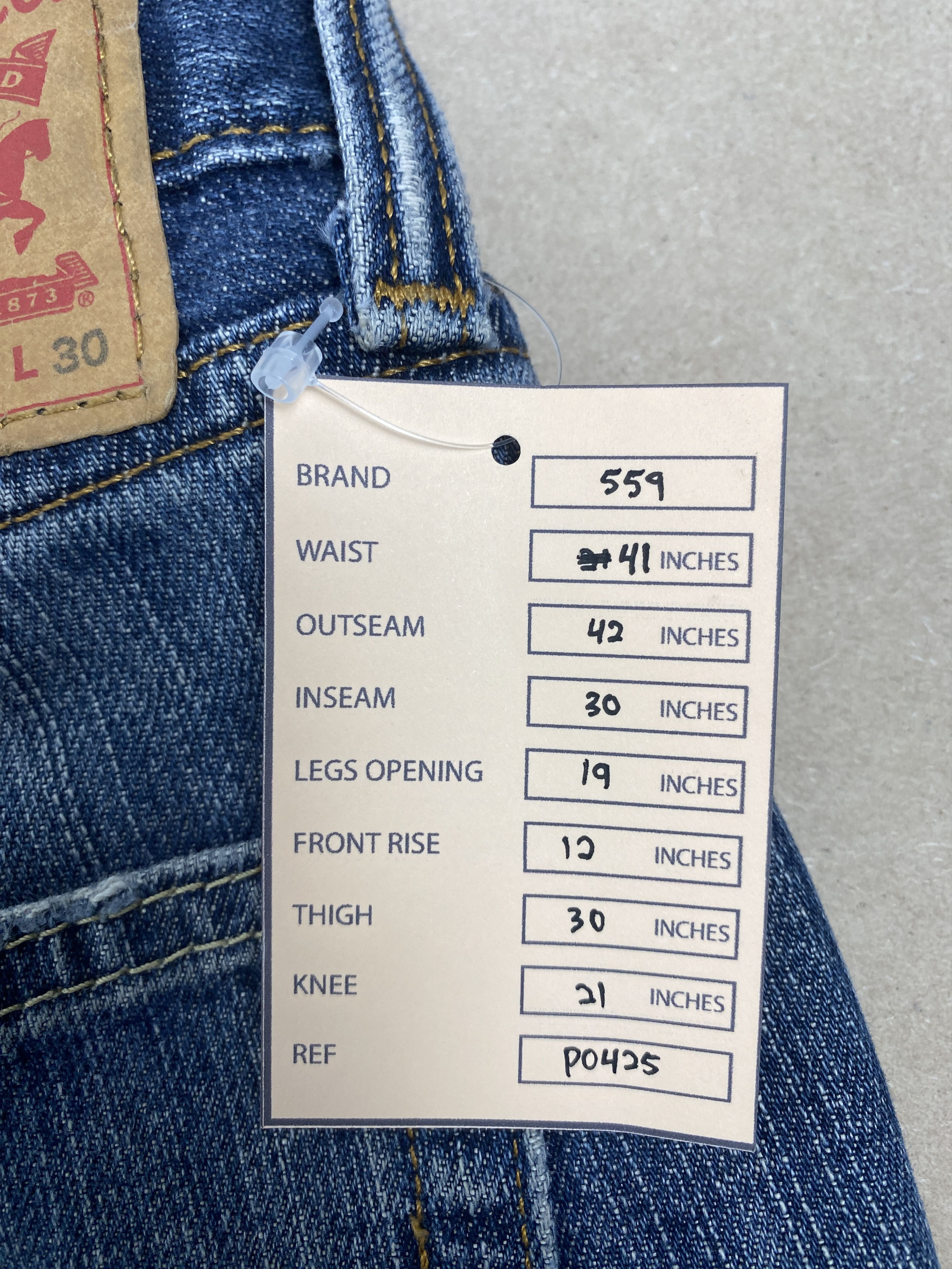 Levi's Vintage Levis 559 Straight Cut Distressed Faded Blue Jeans Size US 41 - 20 Thumbnail
