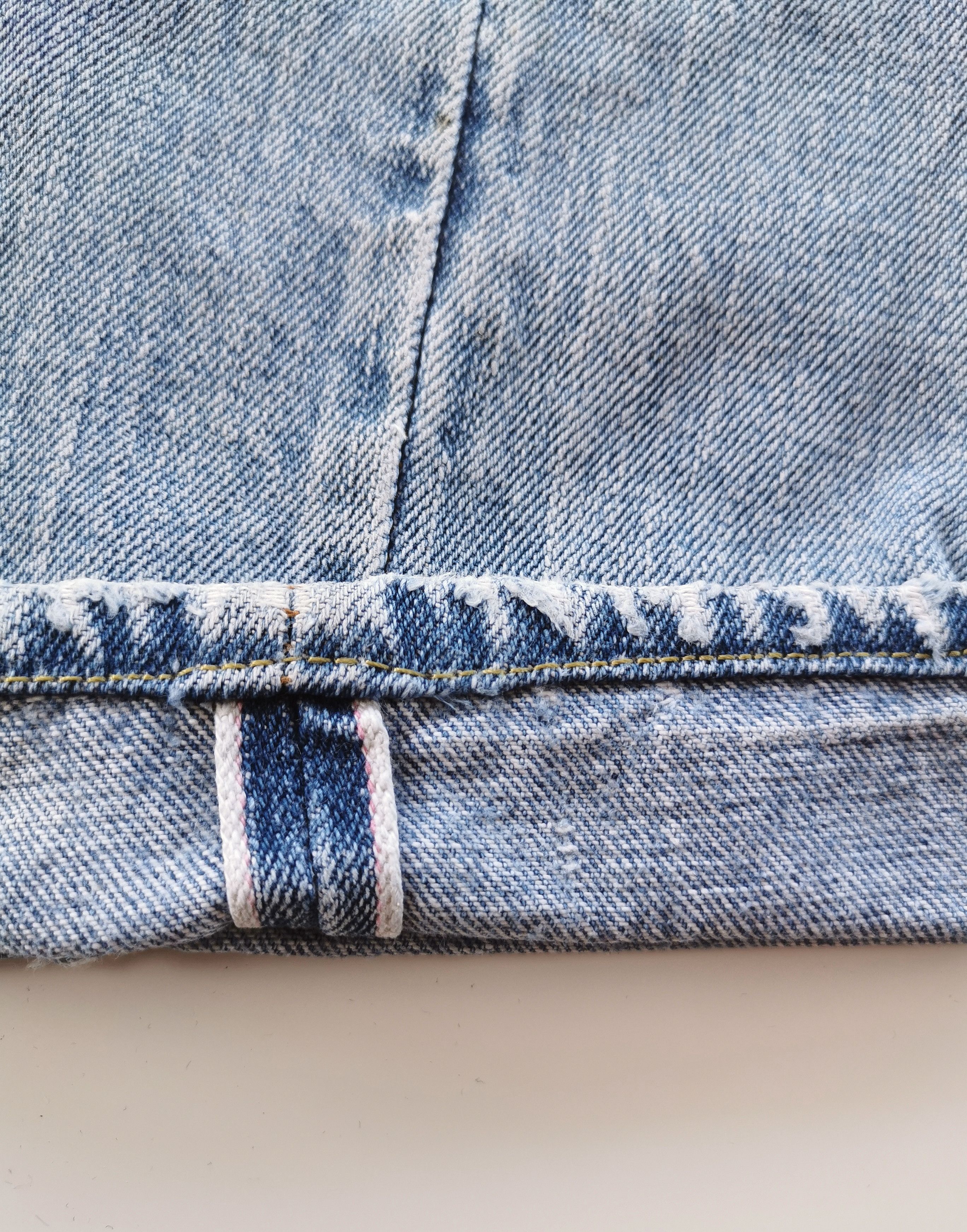 Levi's 80s Vintage Levis Button 6 Lot 501 Selvedge Distressed Jean Size US 28 / EU 44 - 4 Thumbnail